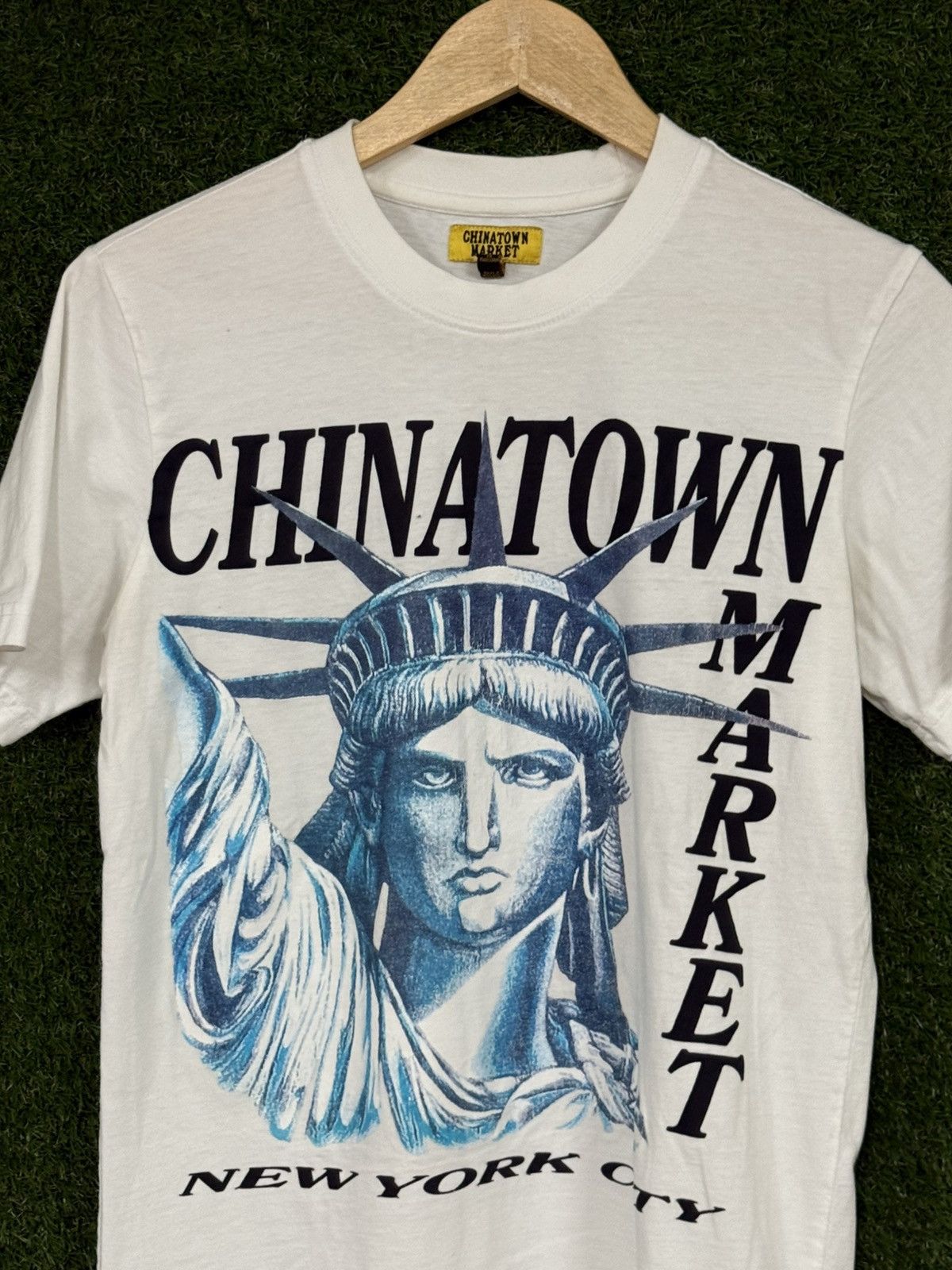 Market Chinatown Market Statue of Liberty White Art Puff USA Shirt Size US M / EU 48-50 / 2 - 2 Thumbnail
