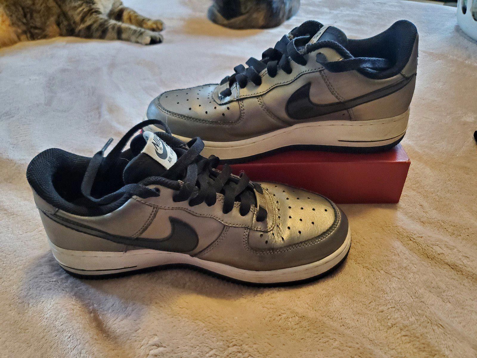 Nike Nike Womans AIR FORCE 1 '07 US 7.5 Size US 7.5 / IT 37.5 - 1 Thumbnail