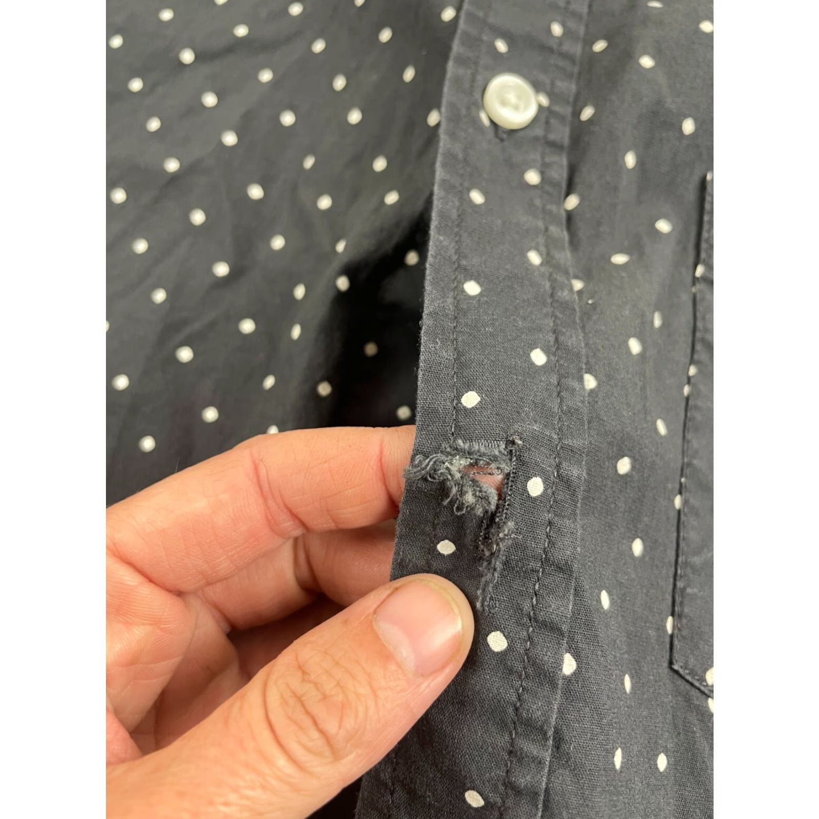 Old Navy Old Navy Shirt Men's Size M White Gray Button Down Long Slv Slim Fit Polka Dot Size US M / EU 48-50 / 2 - 7 Thumbnail