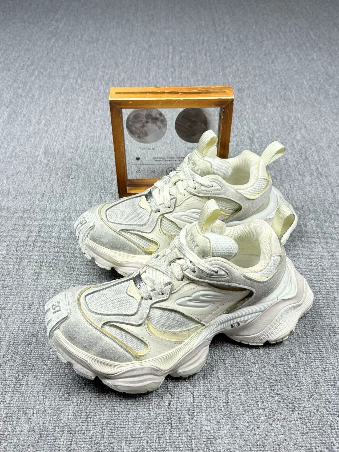 Balenciaga Balenciaga Cargo Multi Lowtop Sneakers it_37 Women Size US 7 / IT 37 - 1 Thumbnail