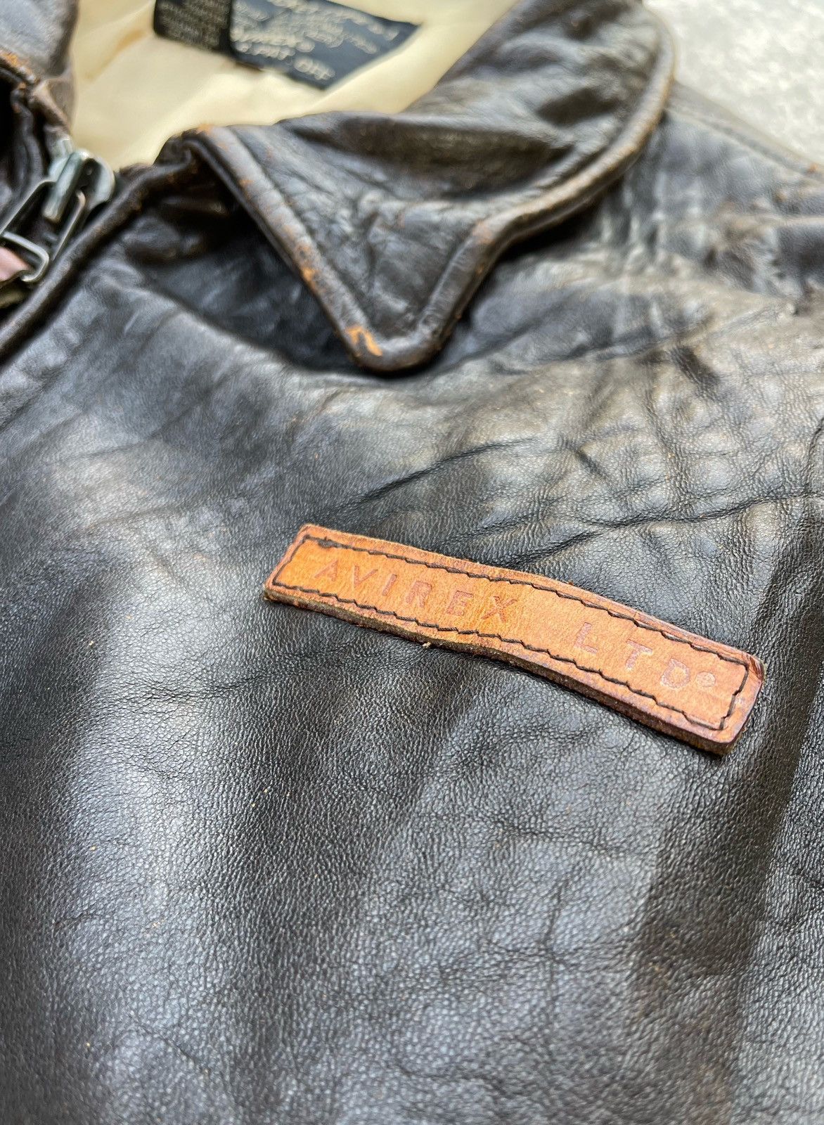 Avirex 🔥VINTAGE 80s AVIREX U.S.NAVY GENUINE LEATHER FLIGHT JACKET Size US S / EU 44-46 / 1 - 12 Thumbnail