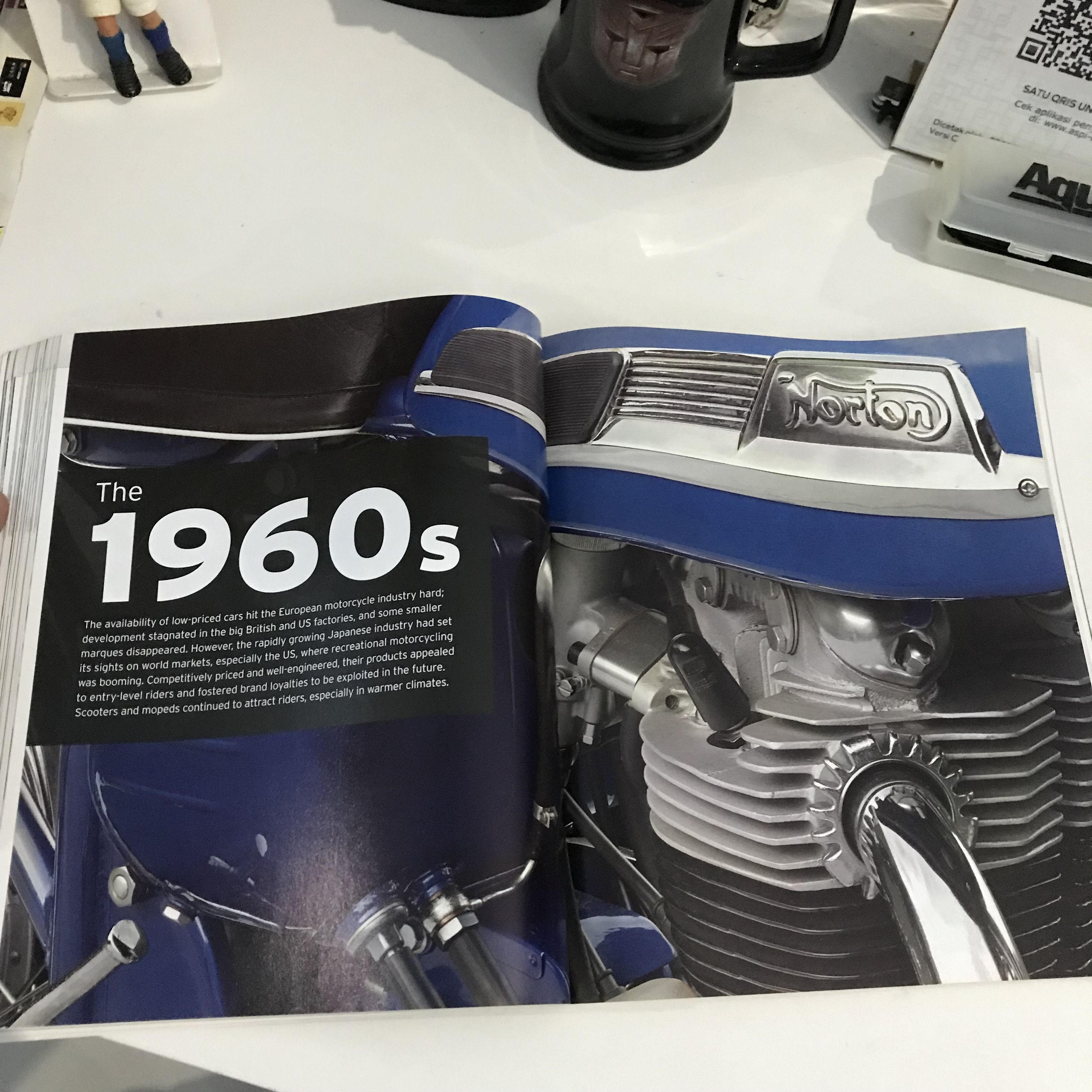 Indian Motorcycle Motorcycle The Definitive Visual History by DK Publishing Size ONE SIZE - 8 Thumbnail