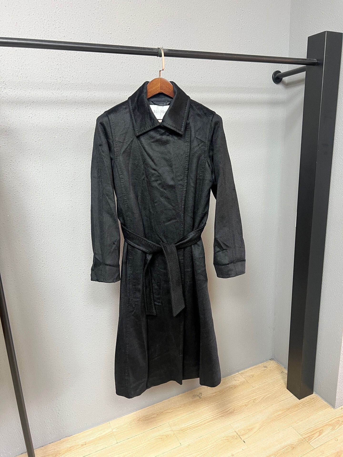 Max Mara Maxmara Black Textured Coat Size 38 Size M / US 6-8 / IT 42-44 - 1 Thumbnail