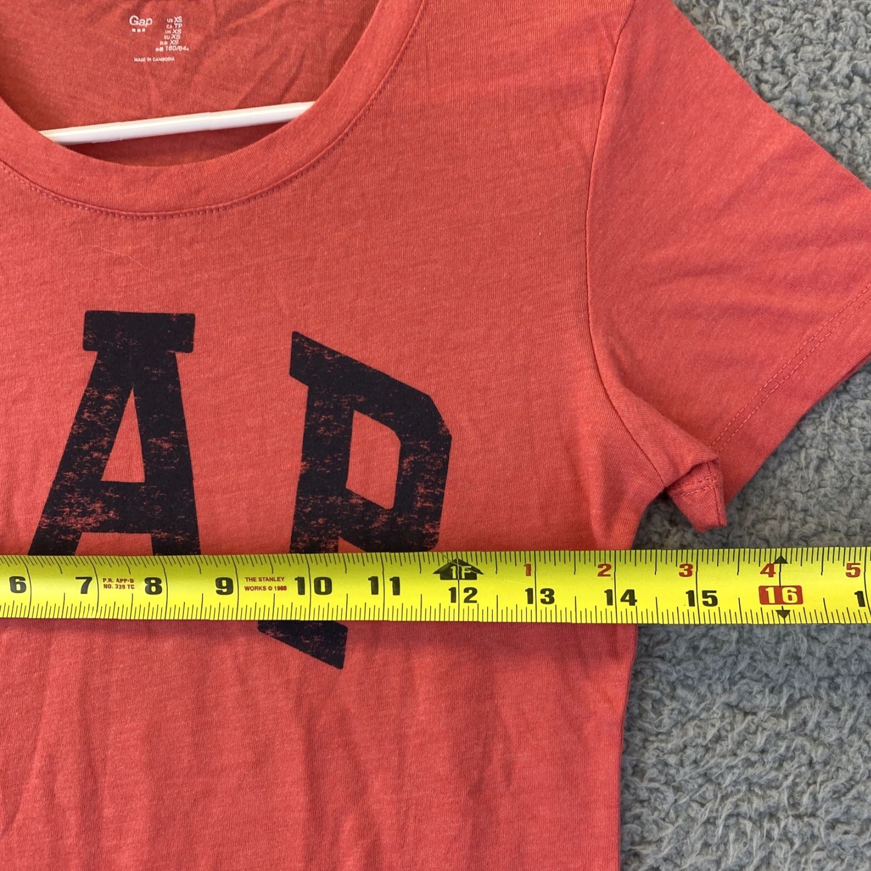 Gap Gap Women Coral Scoop Neck T-Shirt Short Sleeve Top Size XS 39-13 Regular Regular Short Sleeve T-Shirt Style Casual Lightweight Polyester Blend Coral Size XS / US 0-2 / IT 36-38 - 4 Thumbnail