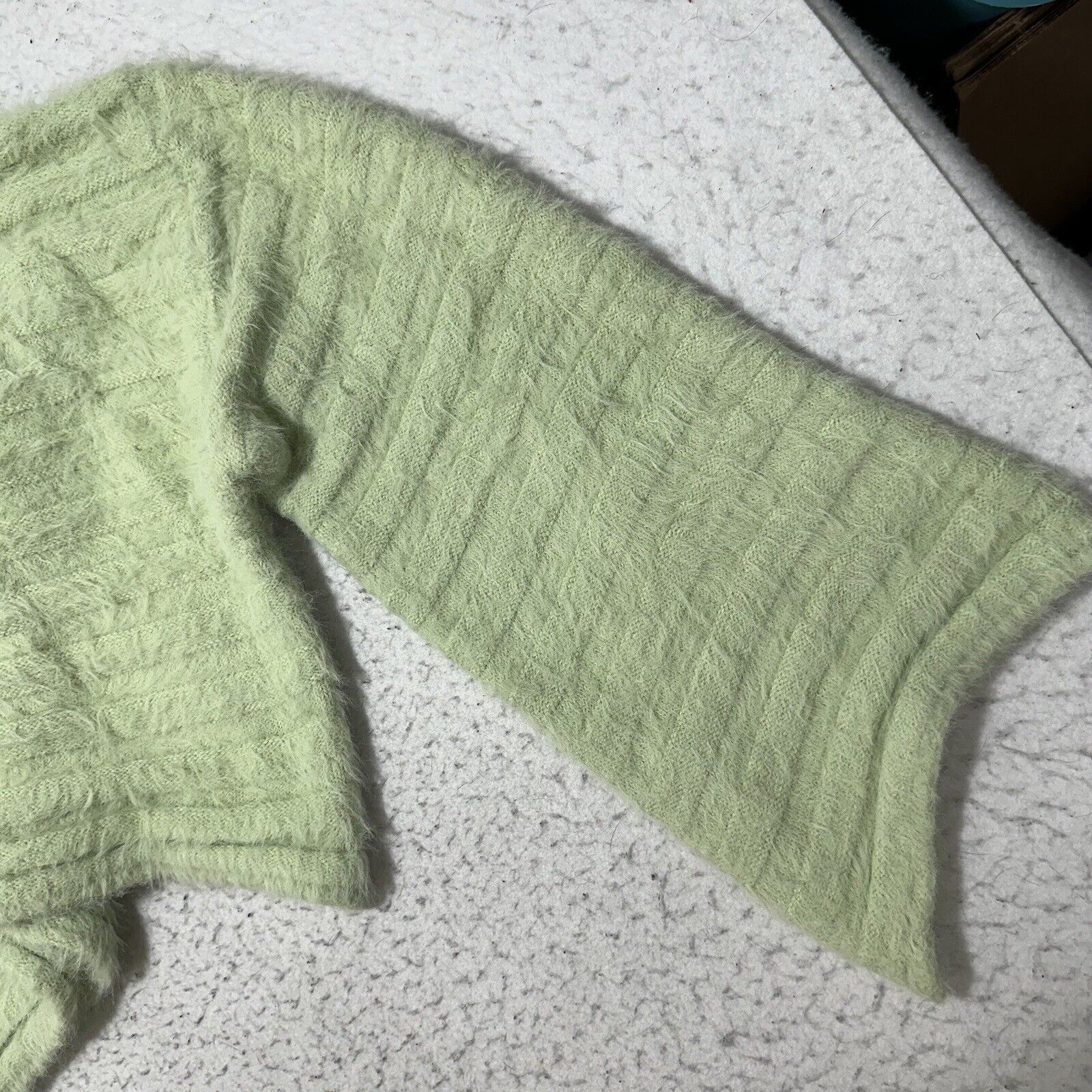 Forever 21 Forever 21 Large Oversized Cropped Sweater Fuzzy Mint Green Size L / US 10 / IT 46 - 4 Thumbnail