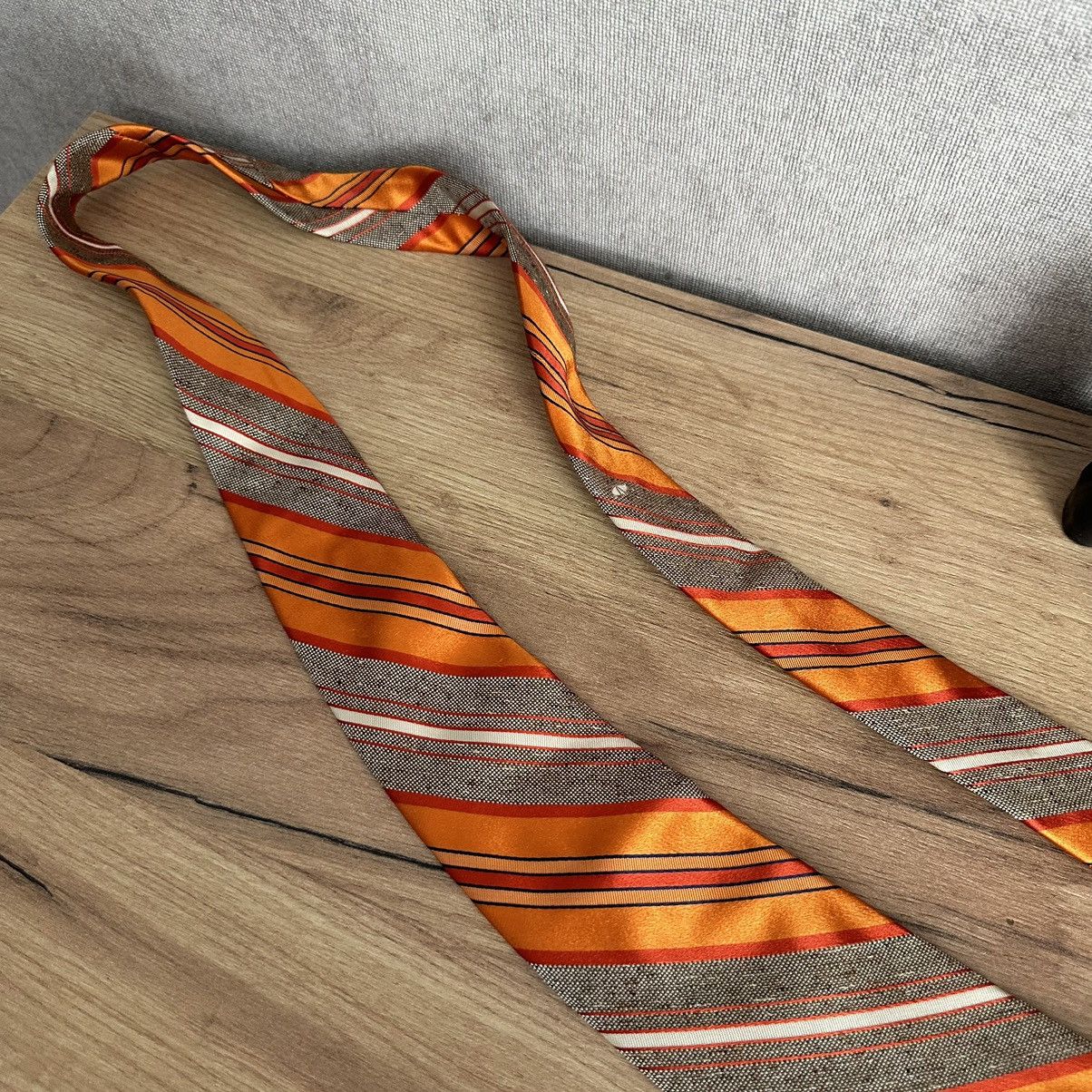 Valentino Luxury Valentino Tie Silk Old Money Italy Y2K 00s Size ONE SIZE - 7 Thumbnail