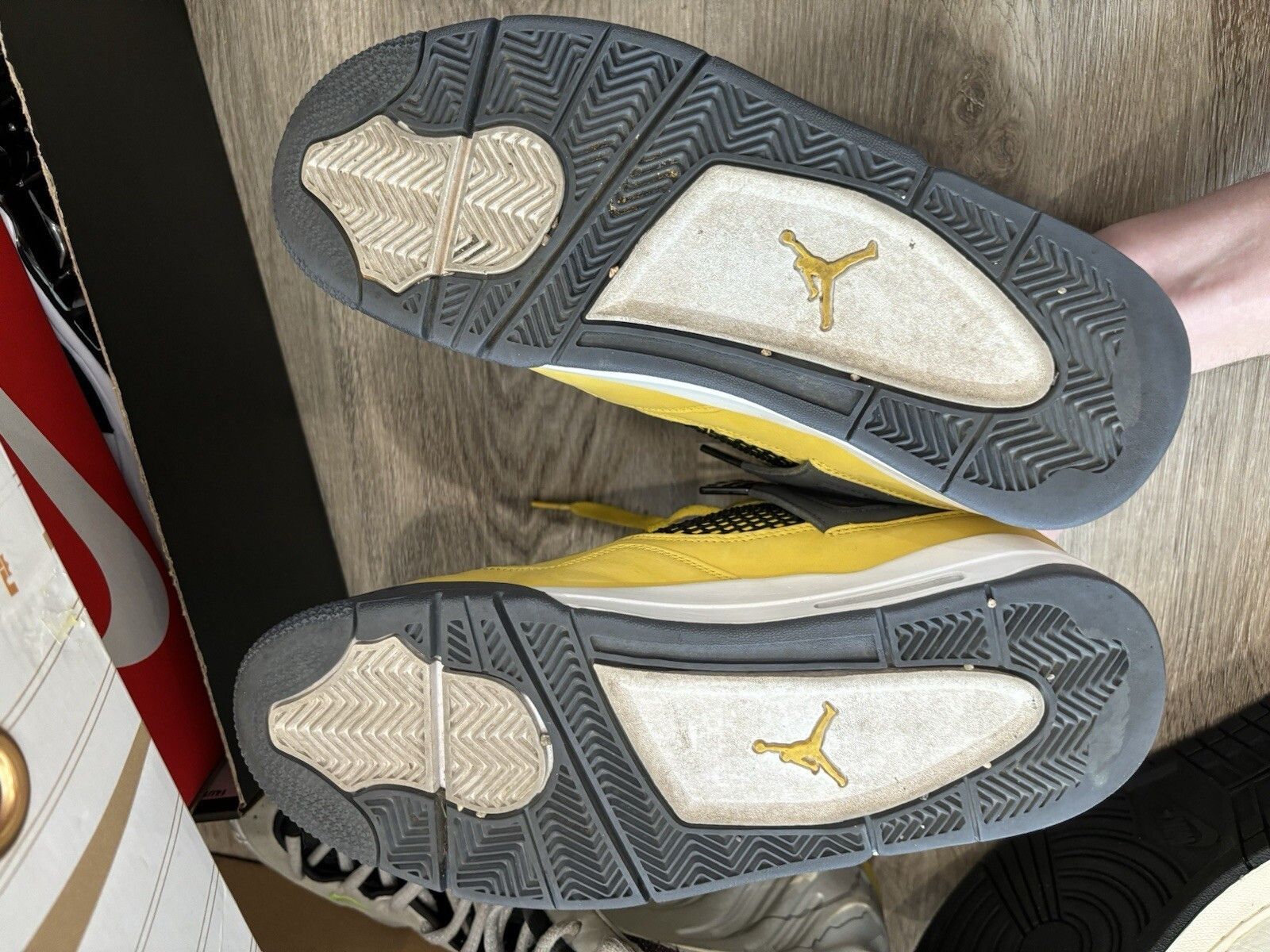 Jordan Brand Air Jordan 4 Retro Lightning Size US 9 / EU 42 - 5 Thumbnail