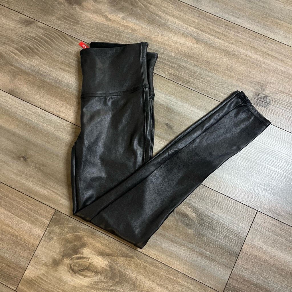 Spanx Spanx Faux Leather Black Leggings Women Medium Bin L-56 Size 28" / US 6 / IT 42 - 1 Thumbnail