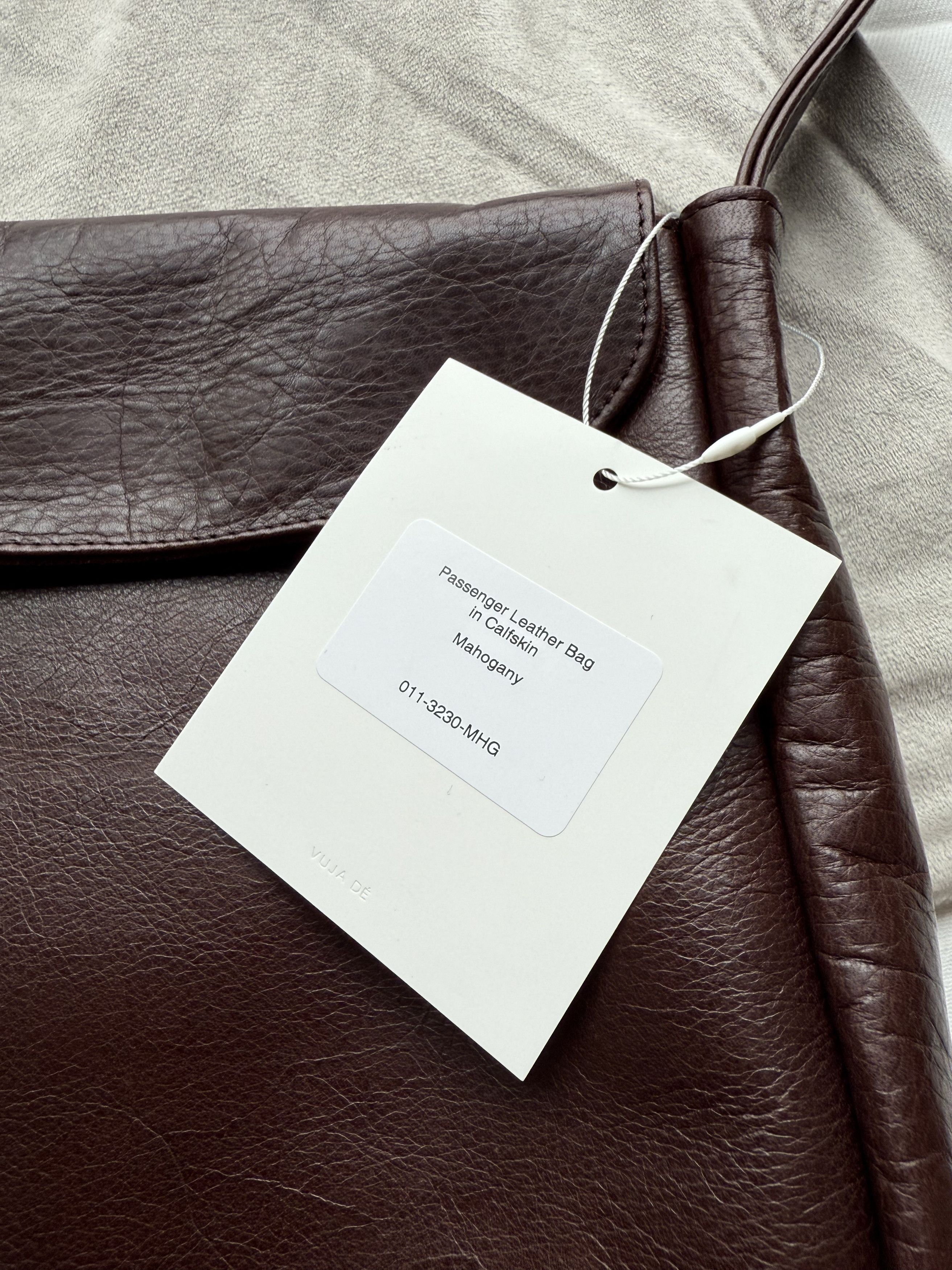 Vuja De Vujade011 Passenger Leather Bag in Full Grain Leather
