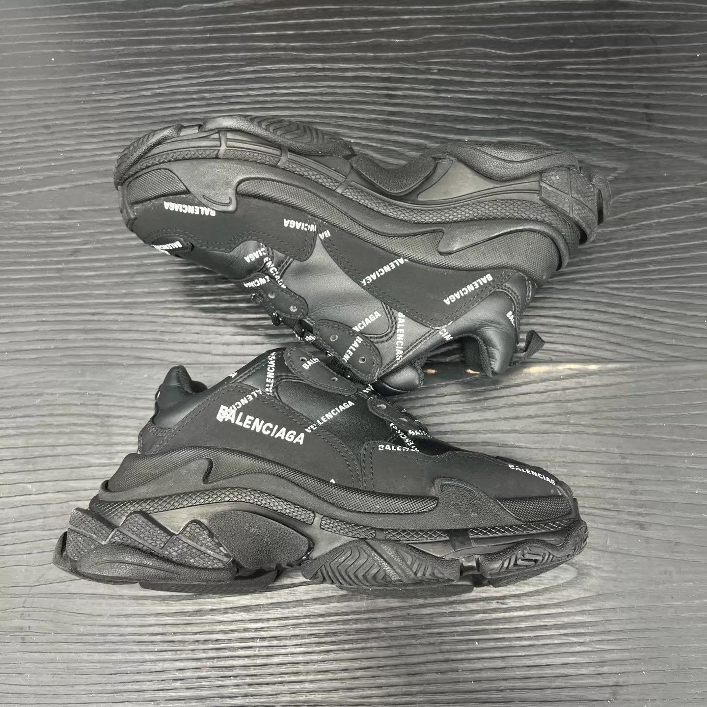 Balenciaga Balenciaga Triple S Black Wmns 36 Minor Sole Crack Size US 6 / IT 36 - 2 Thumbnail