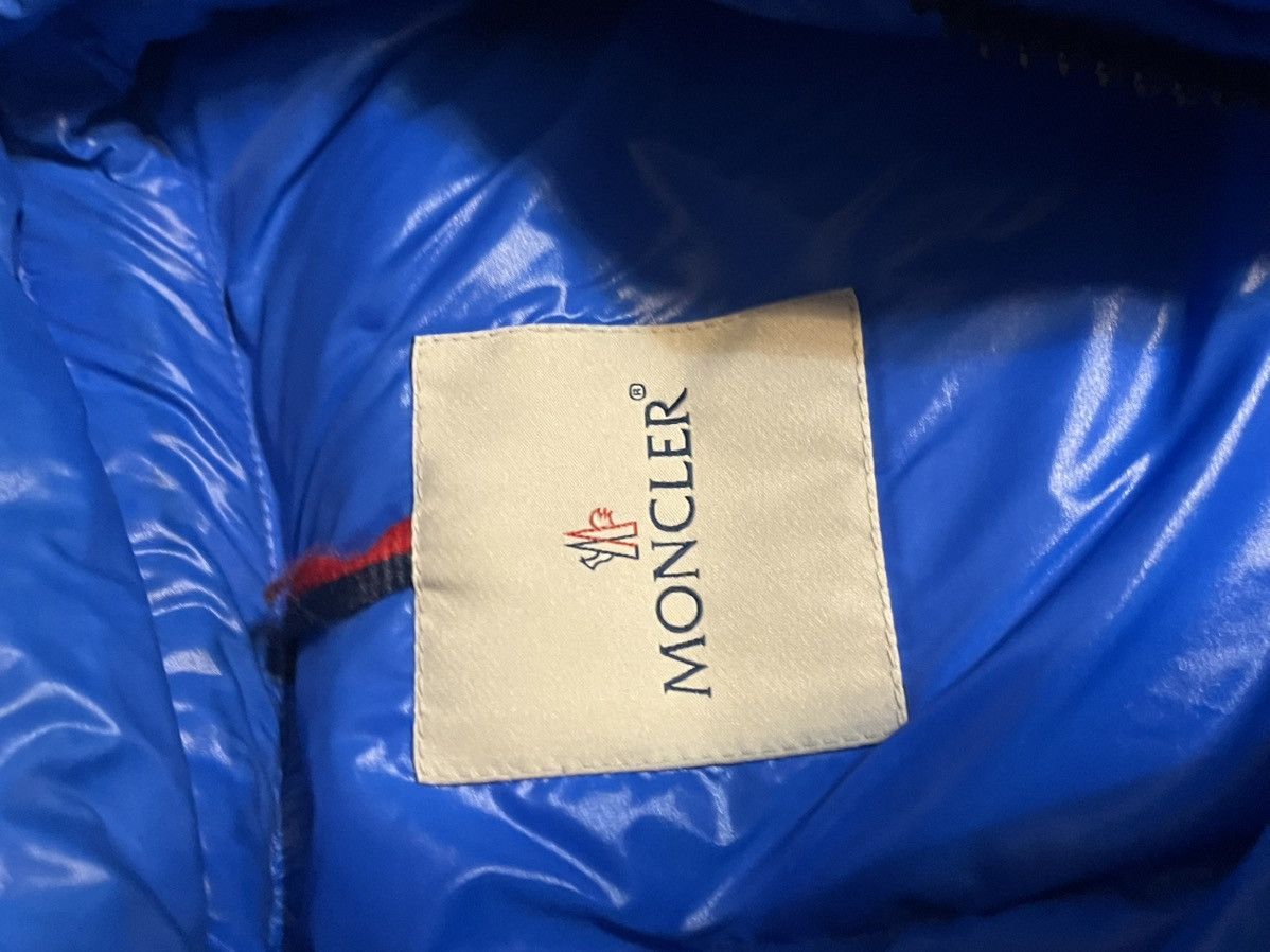 Moncler Moncler Down Jacket luxury puffer Italy high fashion patch Size US L / EU 52-54 / 3 - 6 Thumbnail