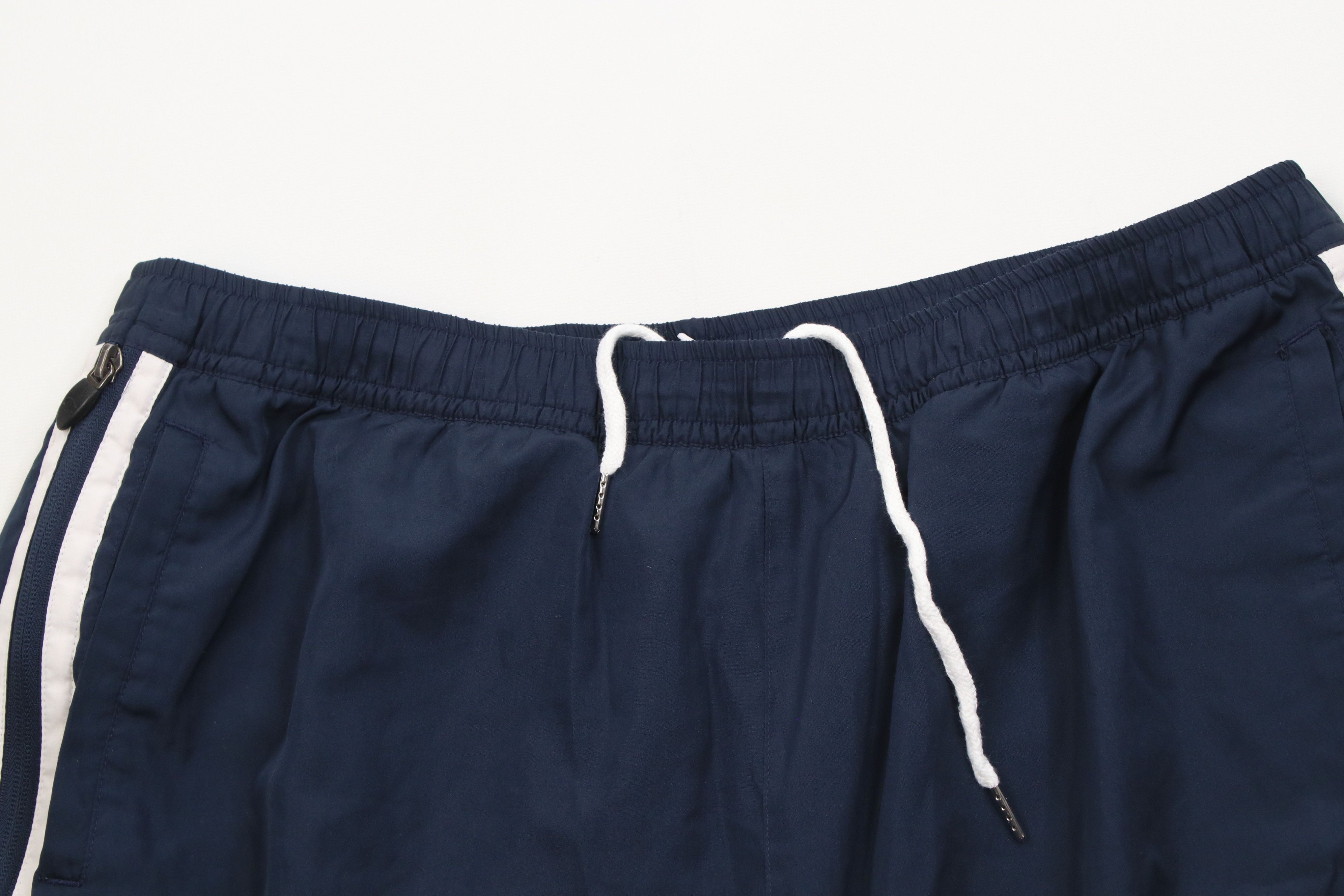 Champion Vintage 90s Champion Lined Windbreaker Shorts Navy Blue Size US 36 / EU 52 - 2 Thumbnail