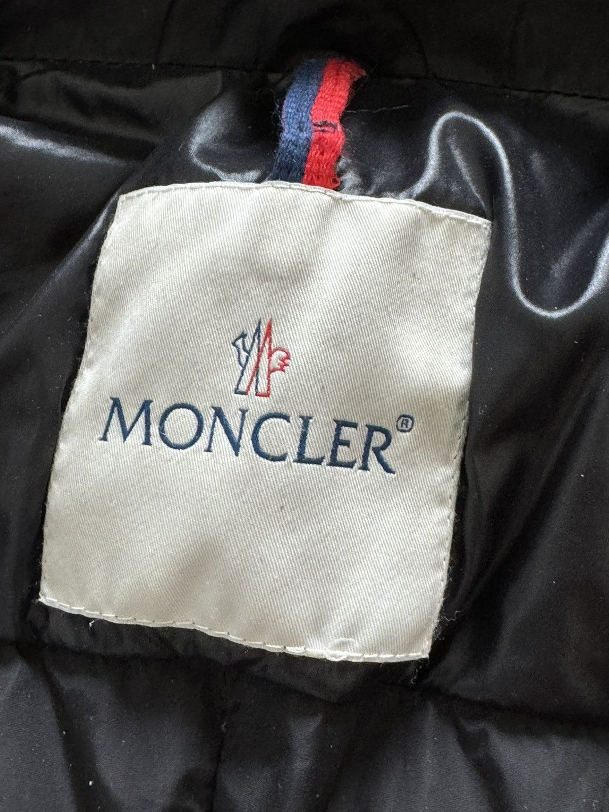 Moncler Moncler Millais puffer hooded jacket Size US L / EU 52-54 / 3 - 13 Thumbnail