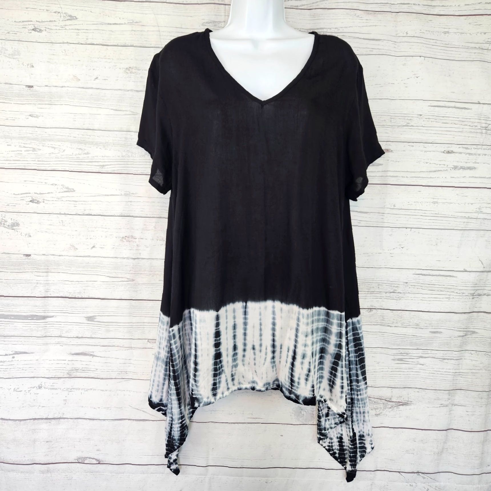 Soft Surroundings Soft Surroundings Women's Top XL Black White Tie Dyed Dip Hem Rayon Blouse Tunic Short Sleeve Casual Size XL / US 12-14 / IT 48-50 - 2 Thumbnail
