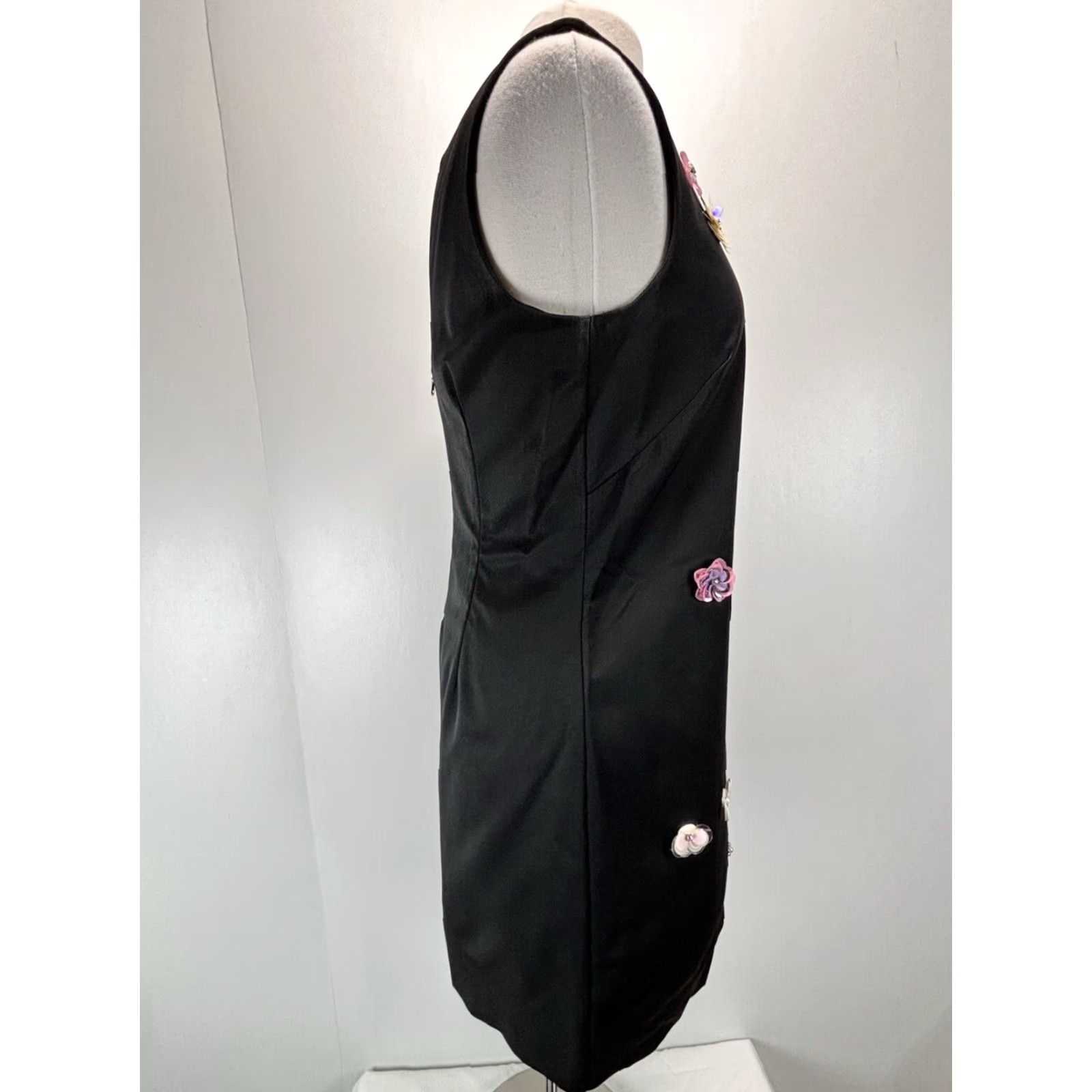 Nicole Miller Nicole Miller 3D Floral Black Mini Dress Sz 12 Women’s Sleeveless Sheath Size L / US 10 / IT 46 - 4 Thumbnail