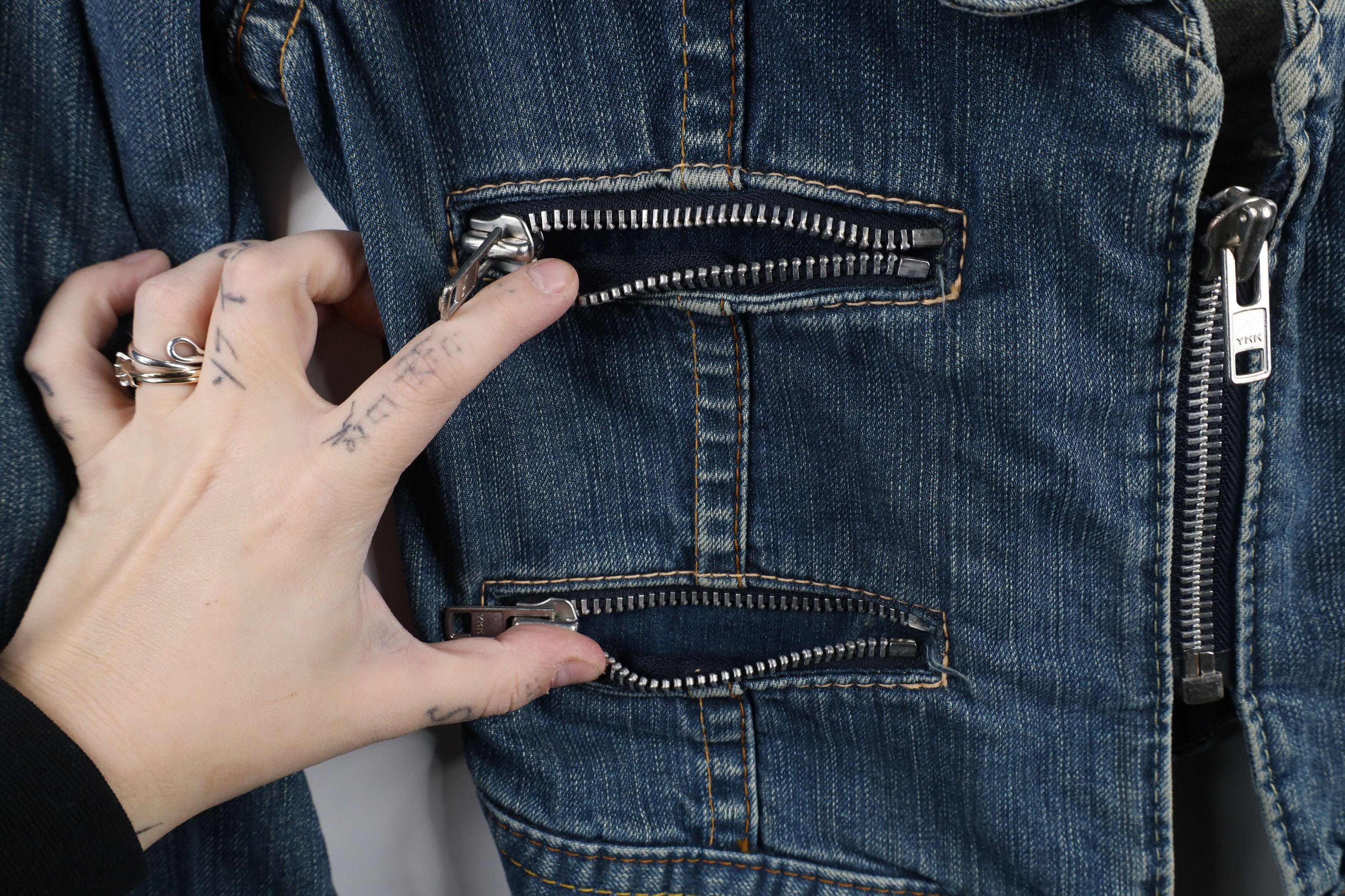 Levi's × Vintage Vintage Y2K Levis Zippered Denim Jean Trucker Jacket Size S / US 4 / IT 40 - 7 Thumbnail