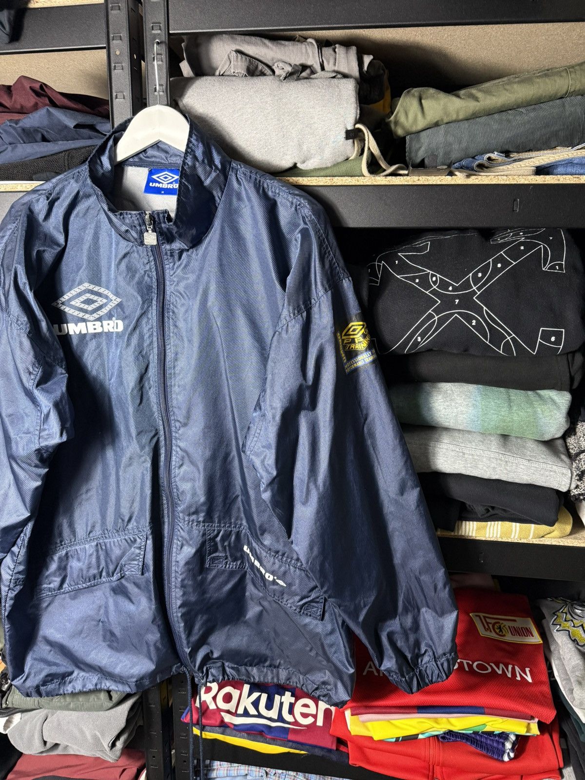 Umbro Umbro Vintage Windbreaker Jacket Navy Y2K Track Jacket Zip Size US M / EU 48-50 / 2 - 3 Thumbnail