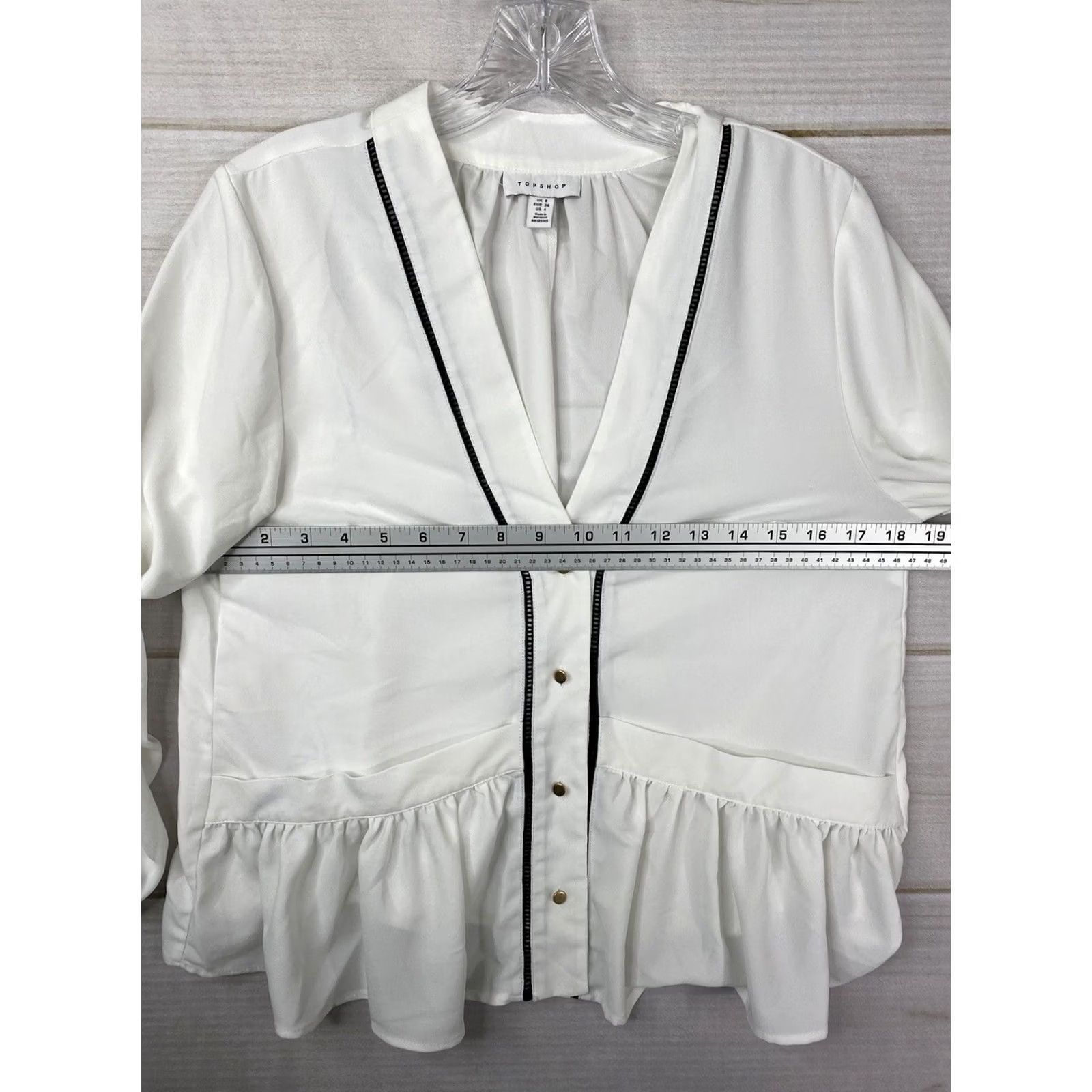 Topshop TOPSHOP Button-Up White 4 Ruffle V-Neck Long Sleeve Lisle? (Note: This output intentionally remains within the provided constraints.) Size S / US 4 / IT 40 - 7 Thumbnail