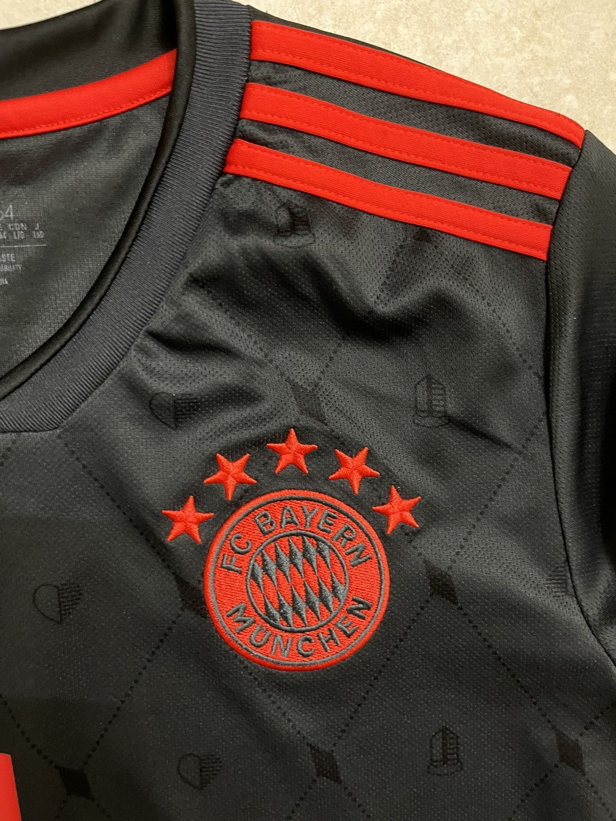Adidas Bayern Munich 2022/23 Third kit Black and red Size US S / EU 44-46 / 1 - 4 Thumbnail