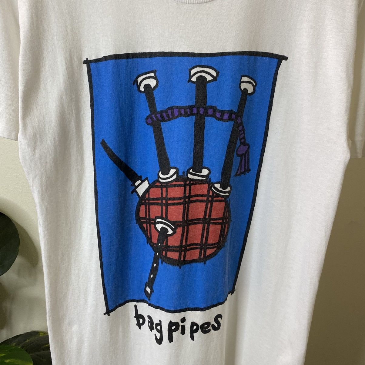 Vintage 1990s Pop Art "Bagpipes" T Shirt Size US M / EU 48-50 / 2 - 2 Thumbnail