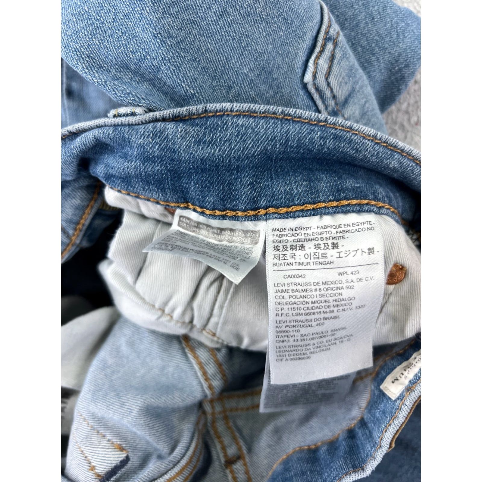 Levi's VINTAGE Levis Pants 510 Levi's 510 Jeans Slim Skinny 30 Adjustable 27x27 Blue Denim Light Wash 5-Pocket Mens Jeans Size US 30 / EU 46 - 7 Thumbnail