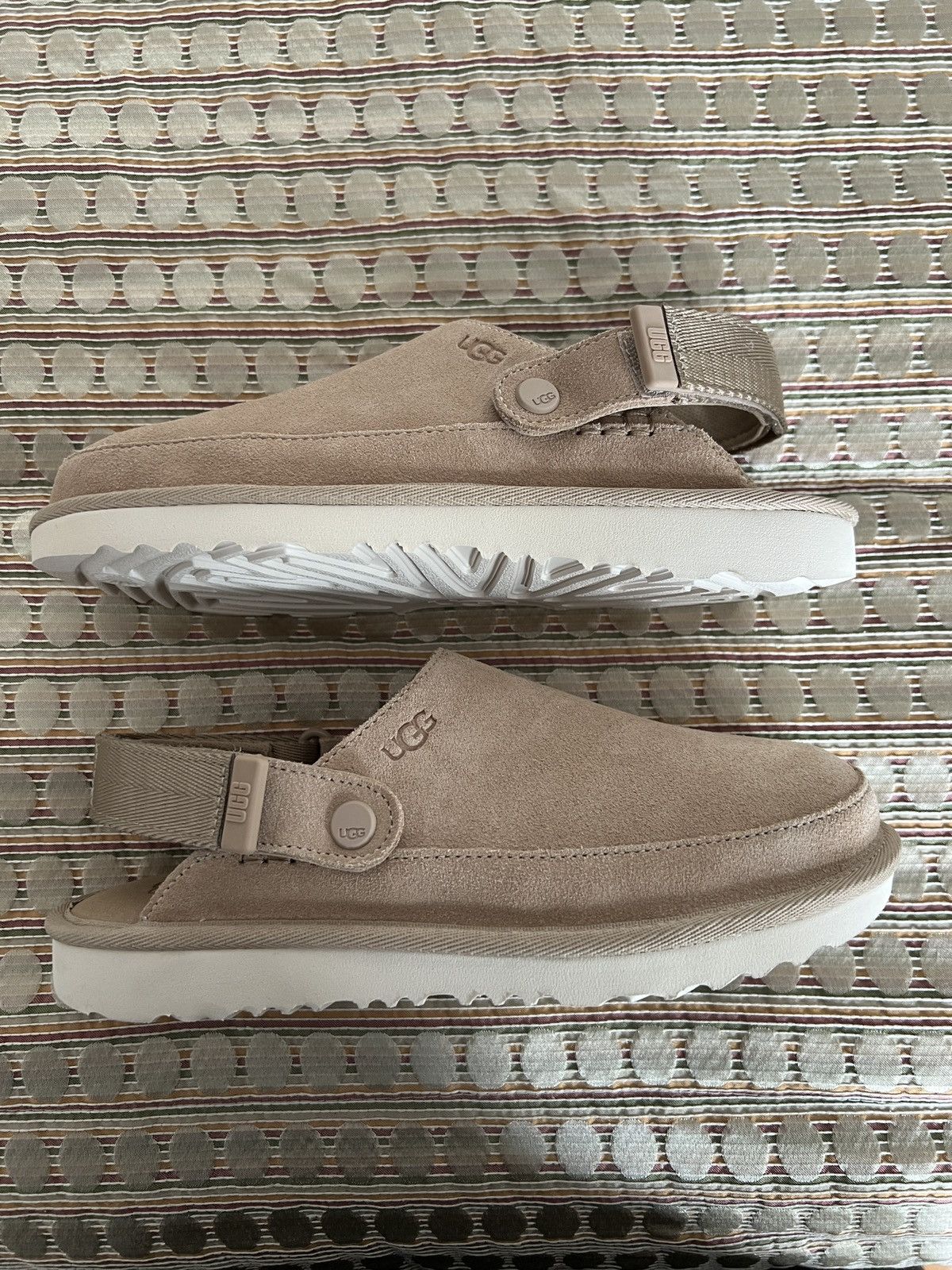 Ugg Women’s UGG Sandals Size US 4 / IT 34 - 4 Thumbnail