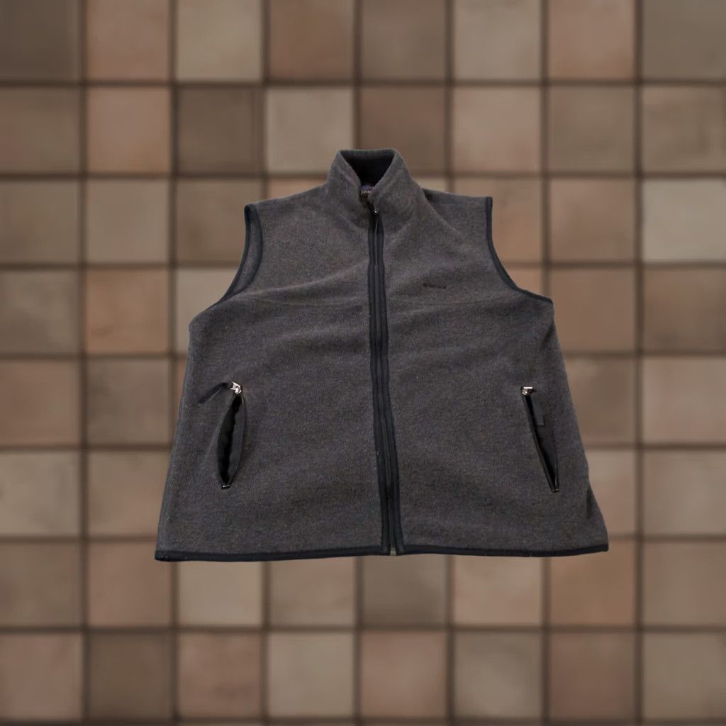 Patagonia Patagonia Vest Jacket Mens XL Gray Synchilla Fleece Outdoors Hiking Windbreaker Full Zip Zipper Pockets Vintage Synchilla Logo 80s 90s Style Mens Size US XL / EU 56 / 4 - 1 Thumbnail