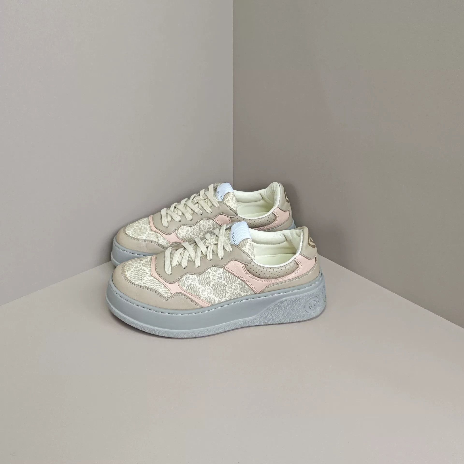 Gucci Gucci Lowtop Sneakers us_6 Women Size US 6 / IT 36 - 1 Thumbnail