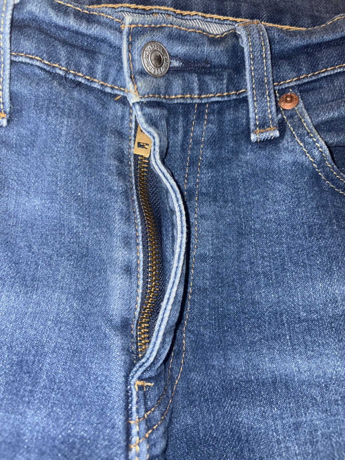 Levi's Vintage Clothing Levi’s Vintage 511 Slim Fit Jean Size US 32 / EU 48 - 12 Thumbnail