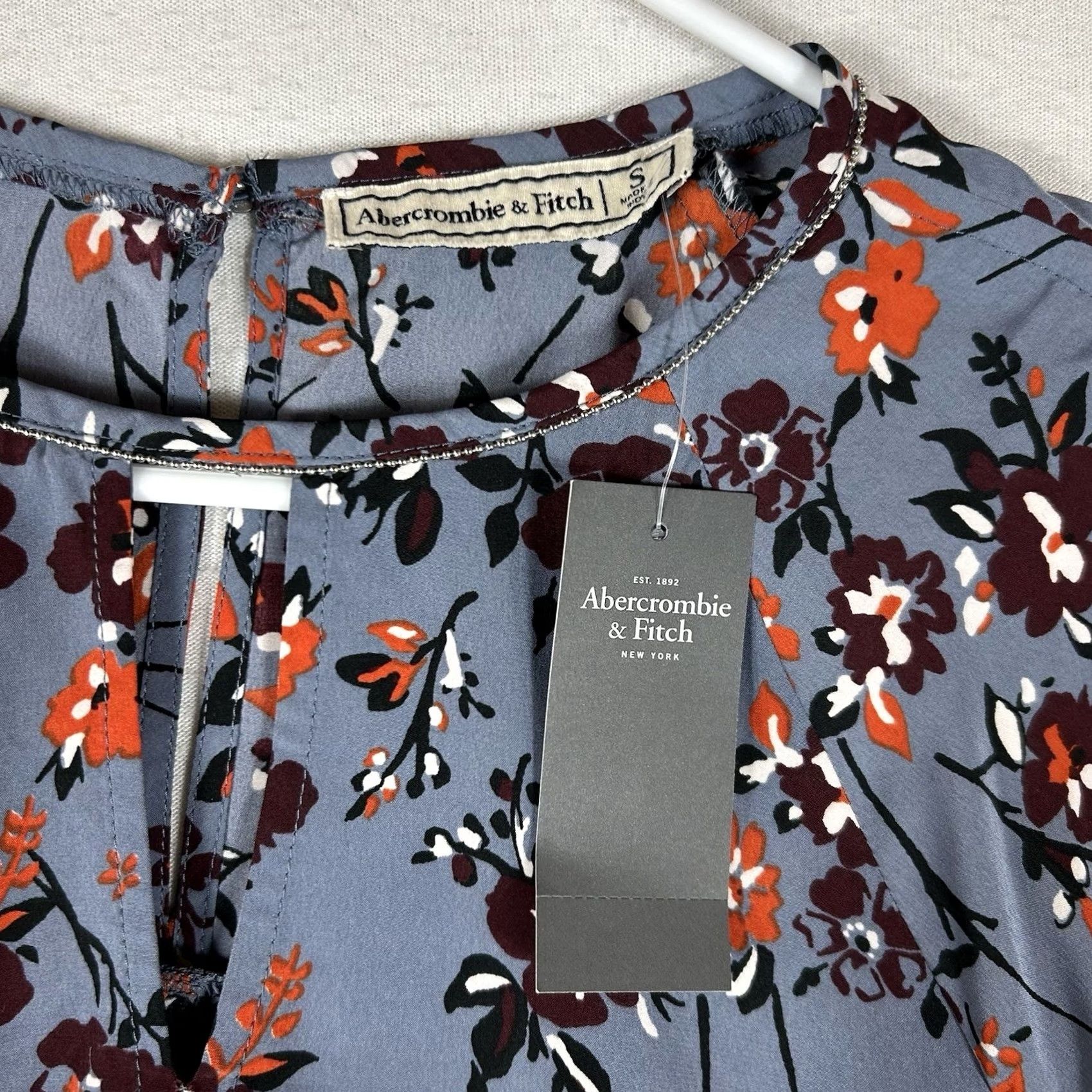 Abercrombie & Fitch Abercrombie & Fitch Blouse Women Small Floral Long Sleeve Open Studded Tunic Lightweight Round Neck Shirt Size S / US 4 / IT 40 - 2 Thumbnail
