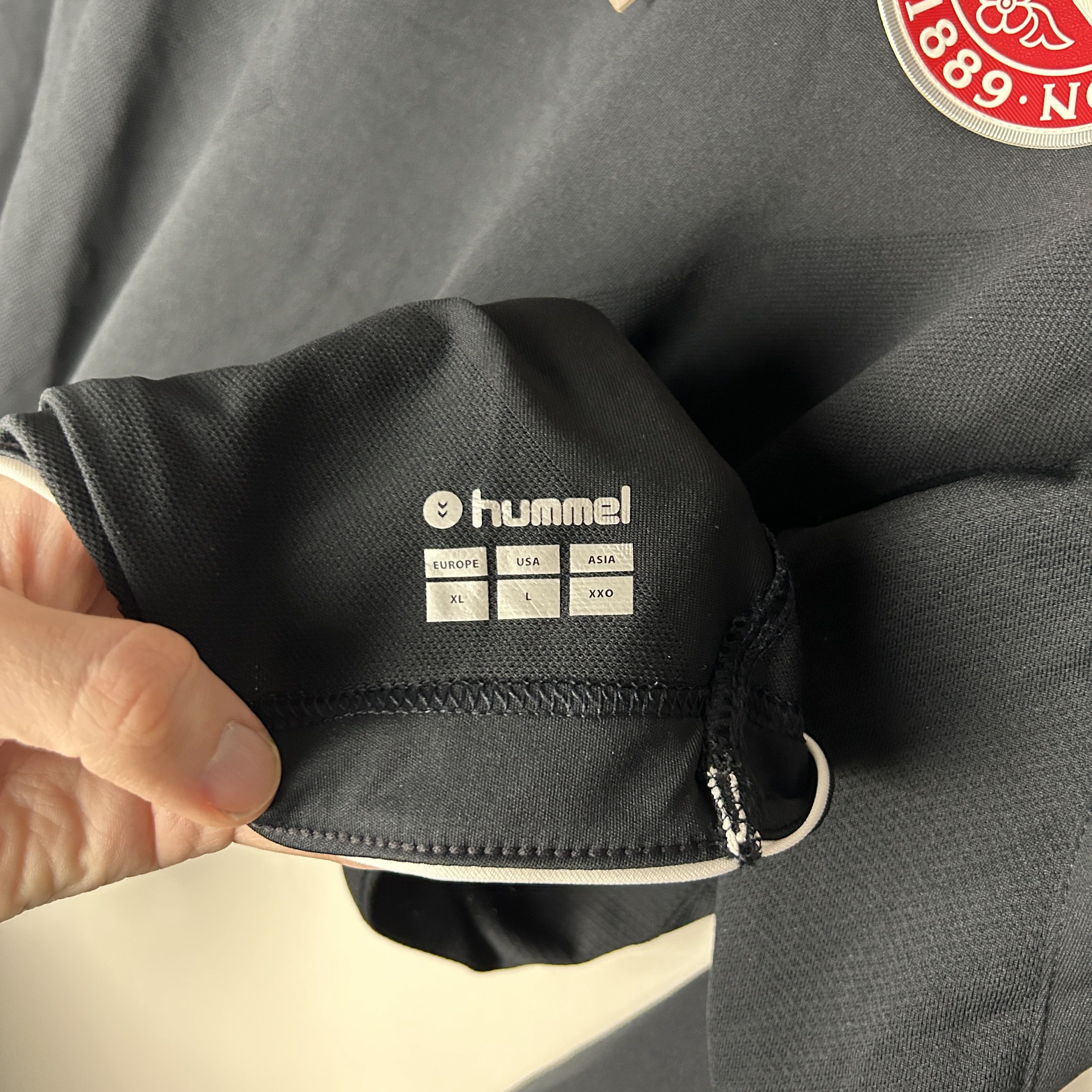 Hummel Denmark DBU 18/19 Goalkeeper Pro Jersey Size US XL / EU 56 / 4 - 4 Thumbnail