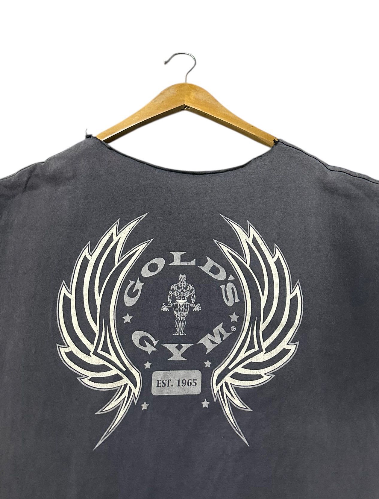 Vintage Vintage Gold’s gym tshirt Size US L / EU 52-54 / 3 - 2 Thumbnail