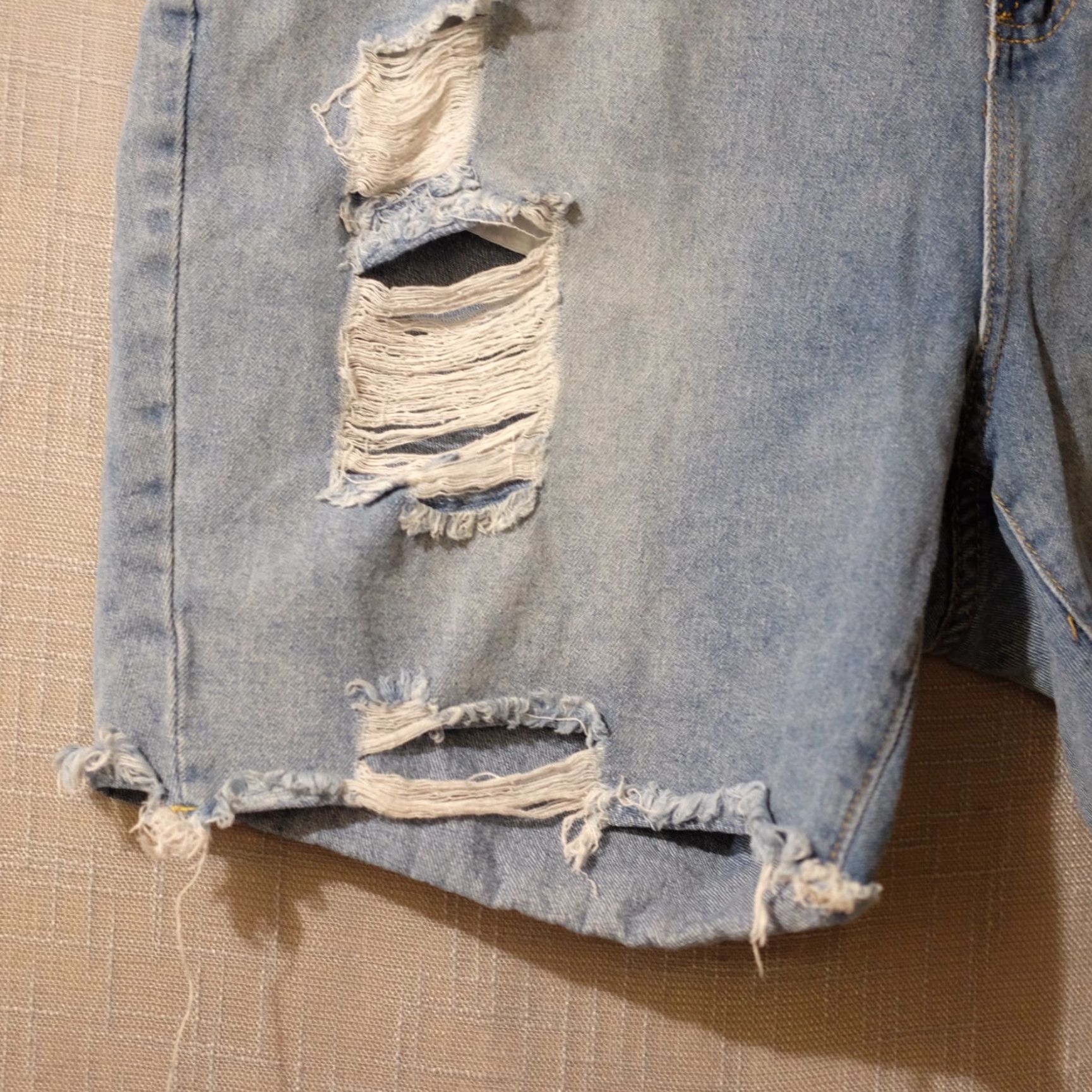 Vintage Bloomchic Distressed Cut Off Blue Denim Shorts Women 2XL Bermuda Denim Shorts Blue 5-Pocket Bohemian Summer Womens Size 40" / US 18 - 4 Thumbnail