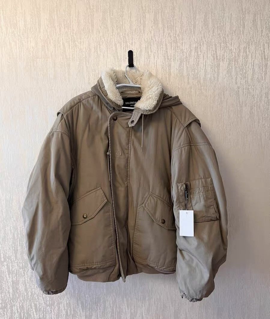 Balenciaga Balenciaga Khaki MA1 Bomber Jacket with Shearling Collar Size US L / EU 52-54 / 3 - 1 Thumbnail