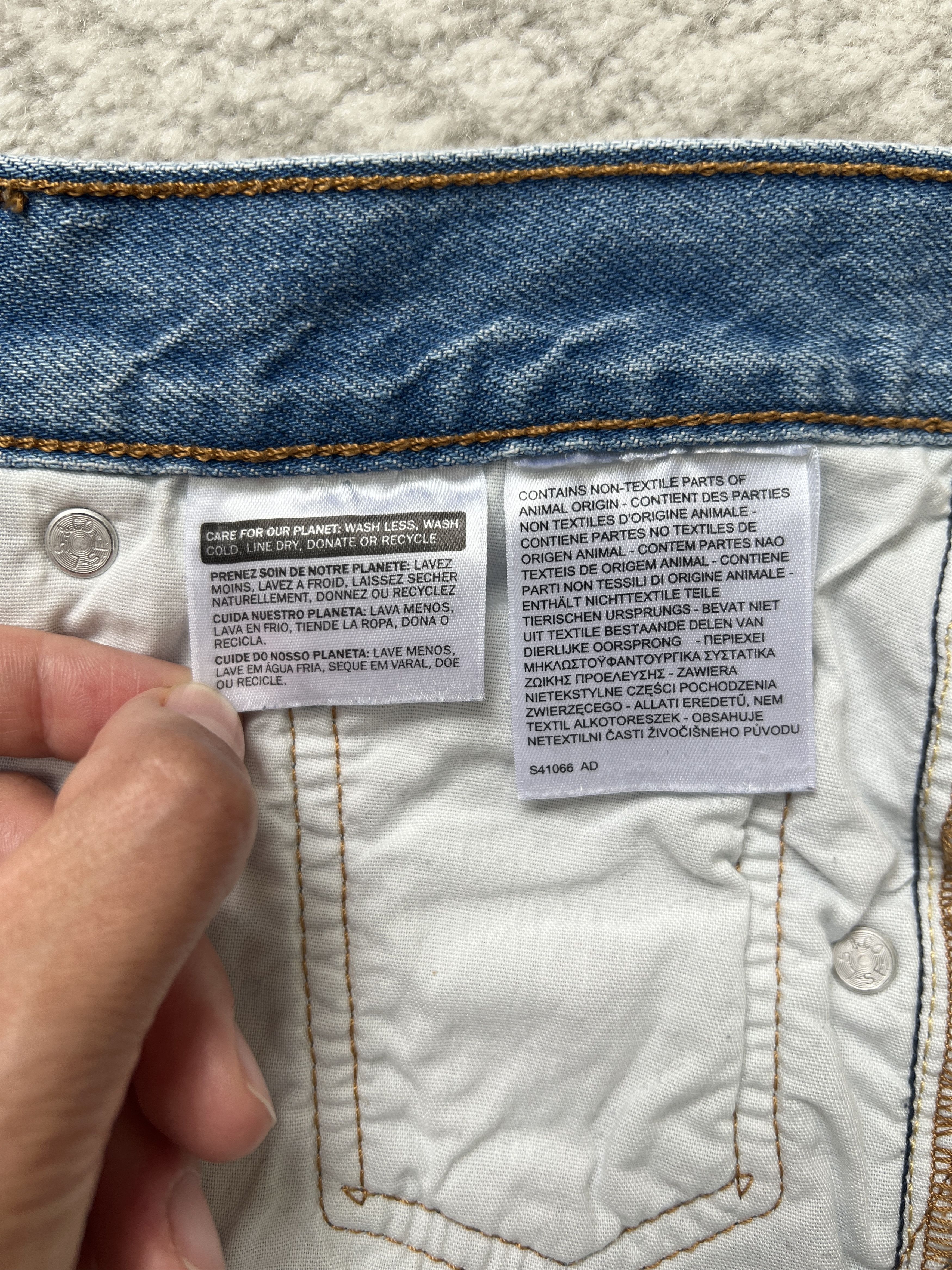 Levi's Levi’s 501 Women Distressed Denim Shorts 31"-32" Size 31" - 14 Thumbnail