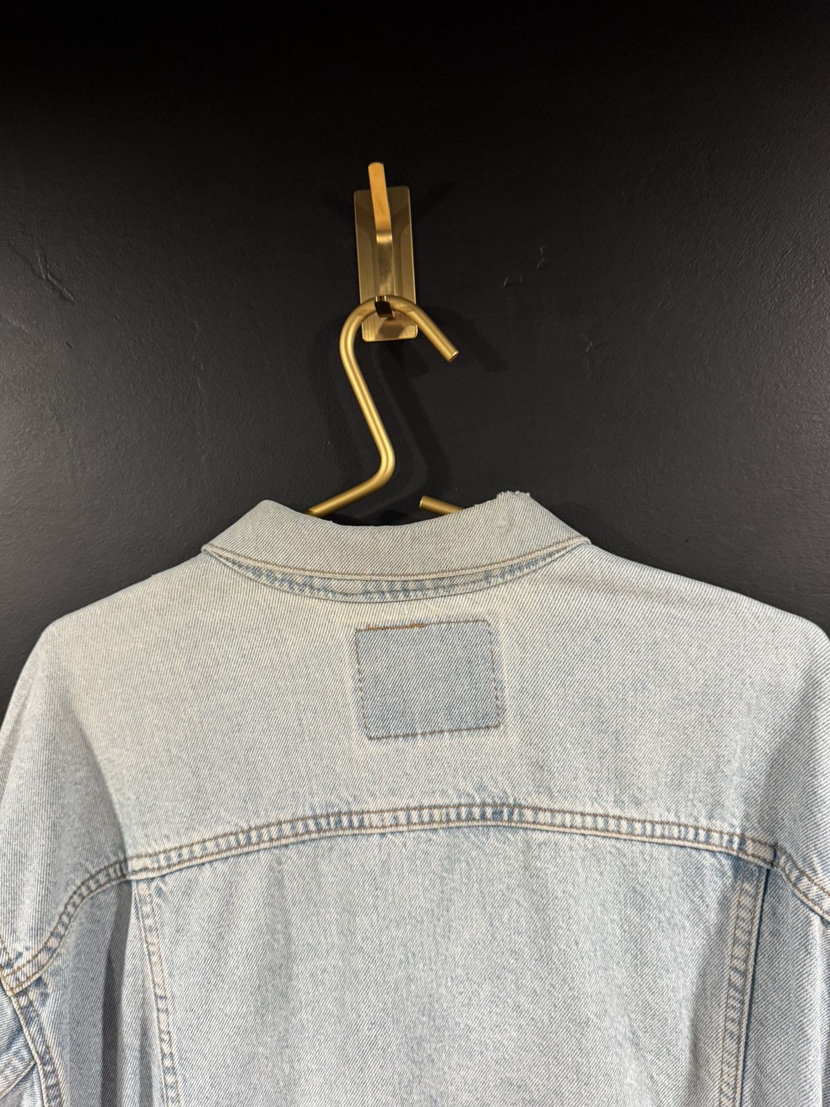 Levi's 1992 Vintage Levi’s Faded Distressed Trucker Denim Jacket XL Size US XL / EU 56 / 4 - 13 Thumbnail