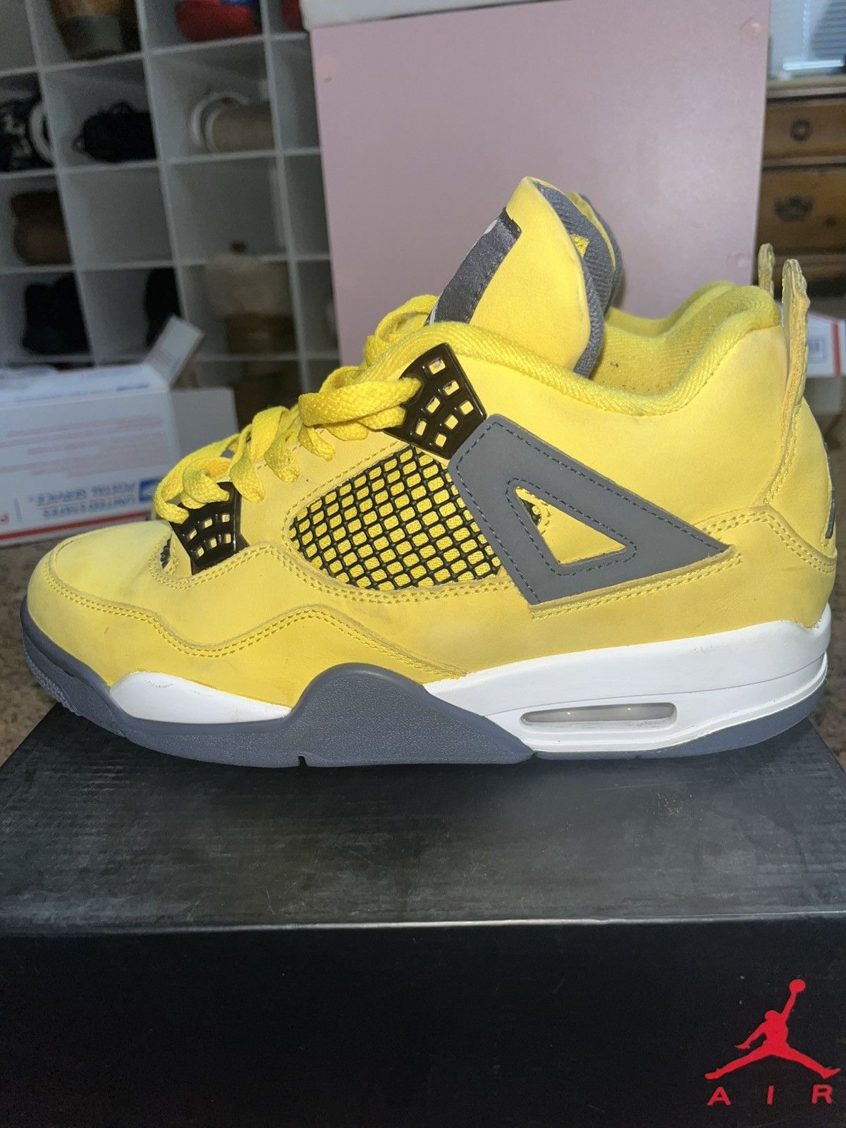 Jordan Brand Size 8.5M Retro 4 Lighting (2021) - Pre Owned, Rep Box Size US 8.5 / EU 41-42 - 3 Thumbnail