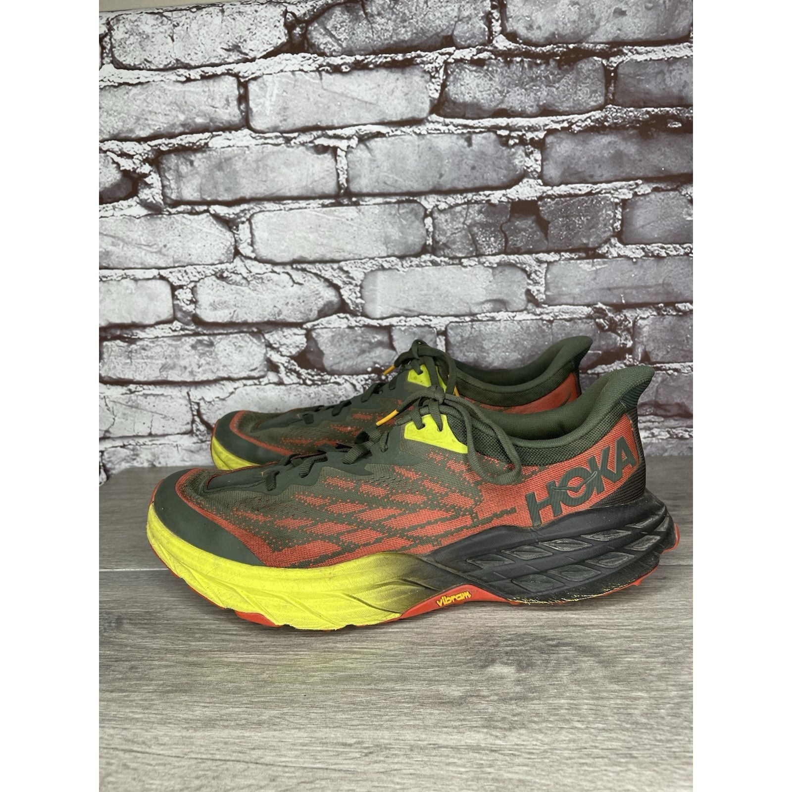 Hoka Hoka One Speedgoat 5 Thyme Fiesta Gray Fabric Red Yellow Gym Size US 12 / EU 45 - 5 Thumbnail