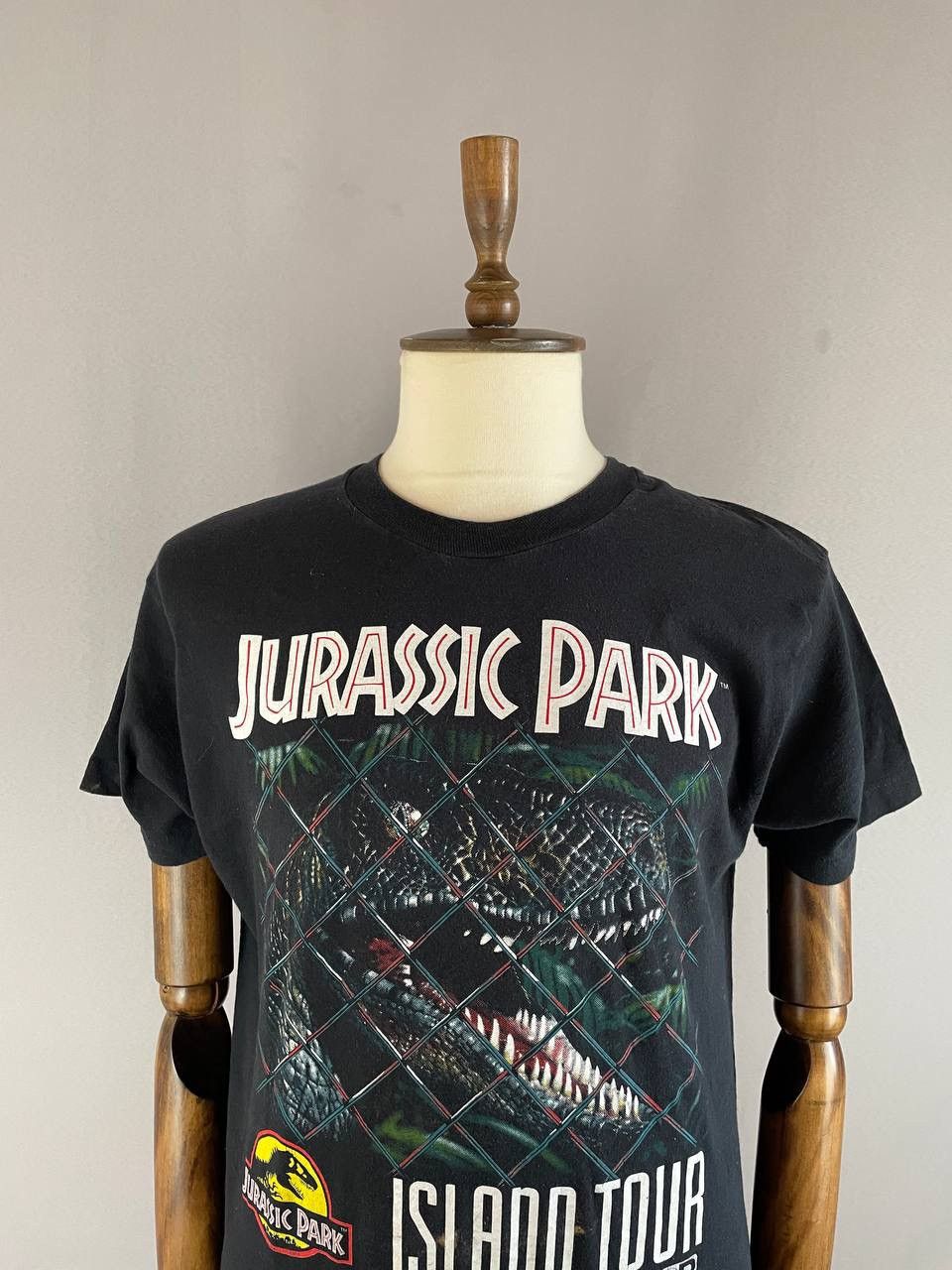 Vintage Jurassic Park Tee T Shirt 1993 Vintage Black Island Tour Size US L / EU 52-54 / 3 - 5 Thumbnail