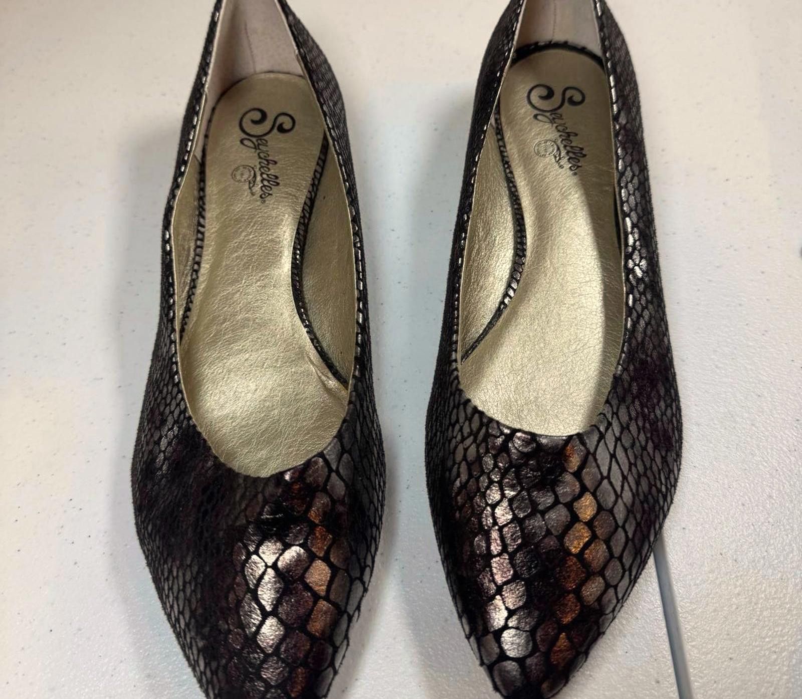 Designer Stylish Seychelles Snakeskin Print Flats Size US 10 / IT 40 - 1 Thumbnail