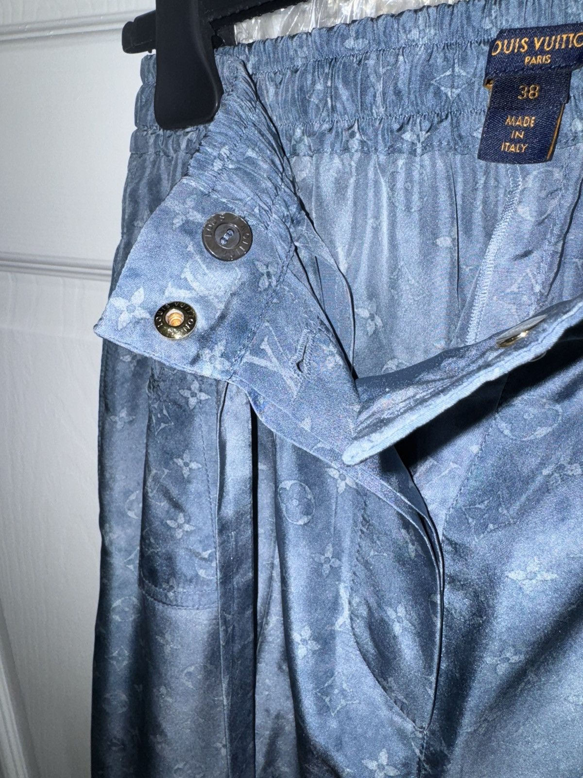 Louis Vuitton Louis Vuitton SS21 Washed Silk Monogram, IT38 Size 26" / US 2 / IT 38 - 7 Thumbnail