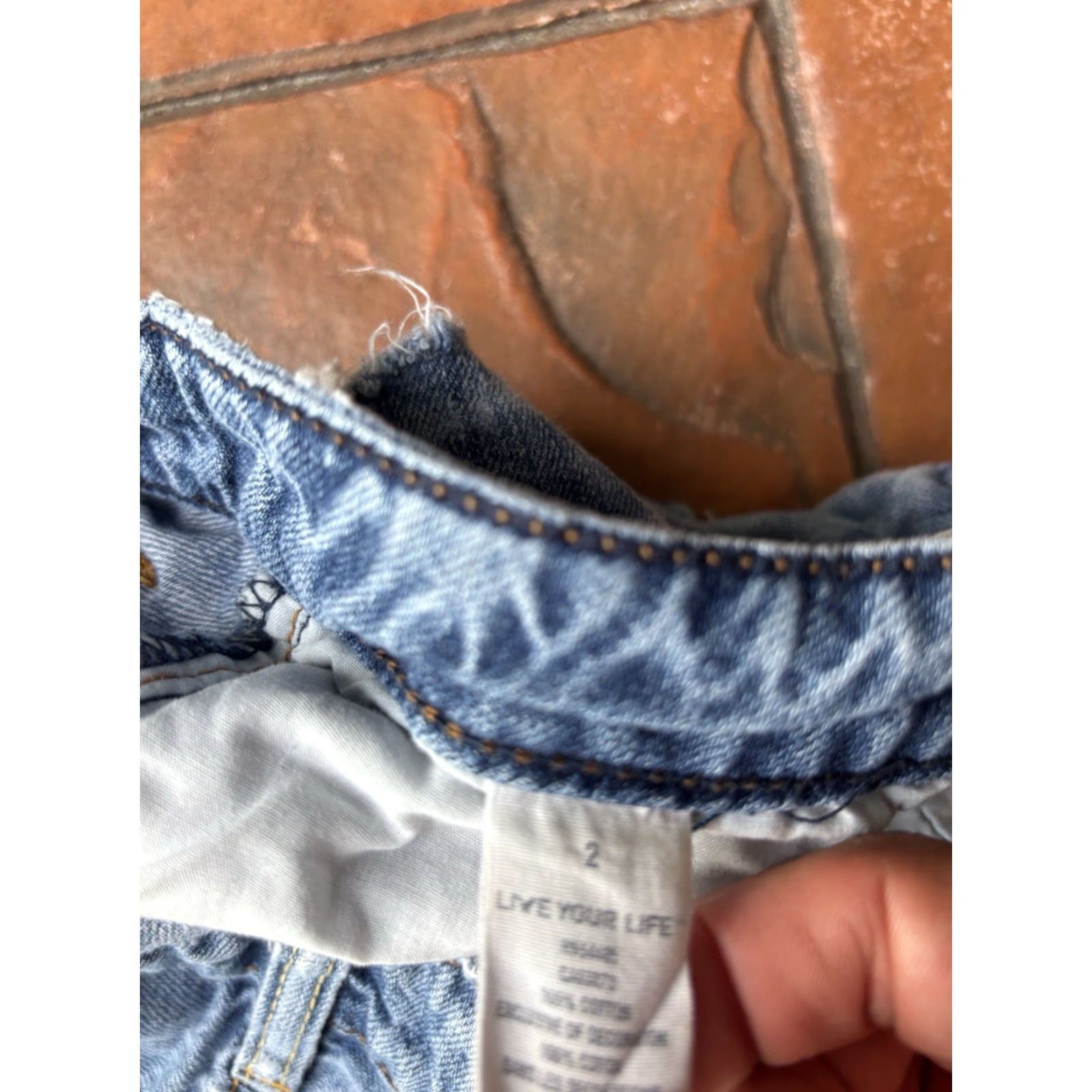 American Eagle Outfitters VINTAGE American Eagle Denim Low Rise Mini Booty Shorts Women’s 2 Distressed Jeans 90s USA Shorts Size 26" / US 2 / IT 38 - 4 Thumbnail