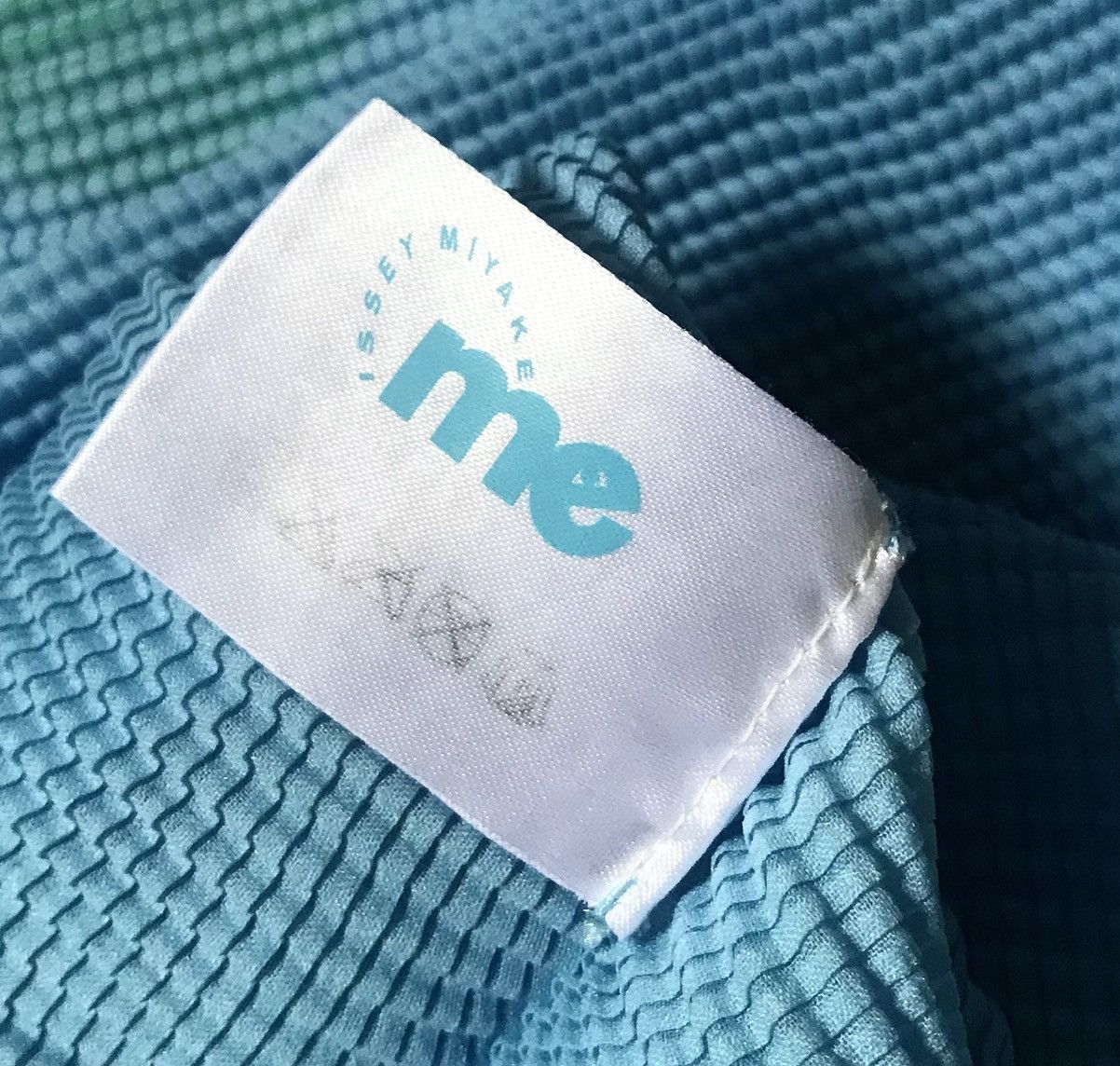 Pleats Please Issey Miyake TAX FREE 🇺🇸 issey miyake me pleats sheer logo print tee Size S / US 4 / IT 40 - 4 Thumbnail