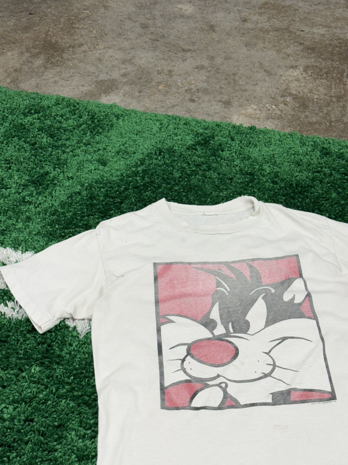 Vintage Vintage 1993 Warner Bro Sylvester Cat Distressed Cartoon Tee Size US M / EU 48-50 / 2 - 2 Thumbnail