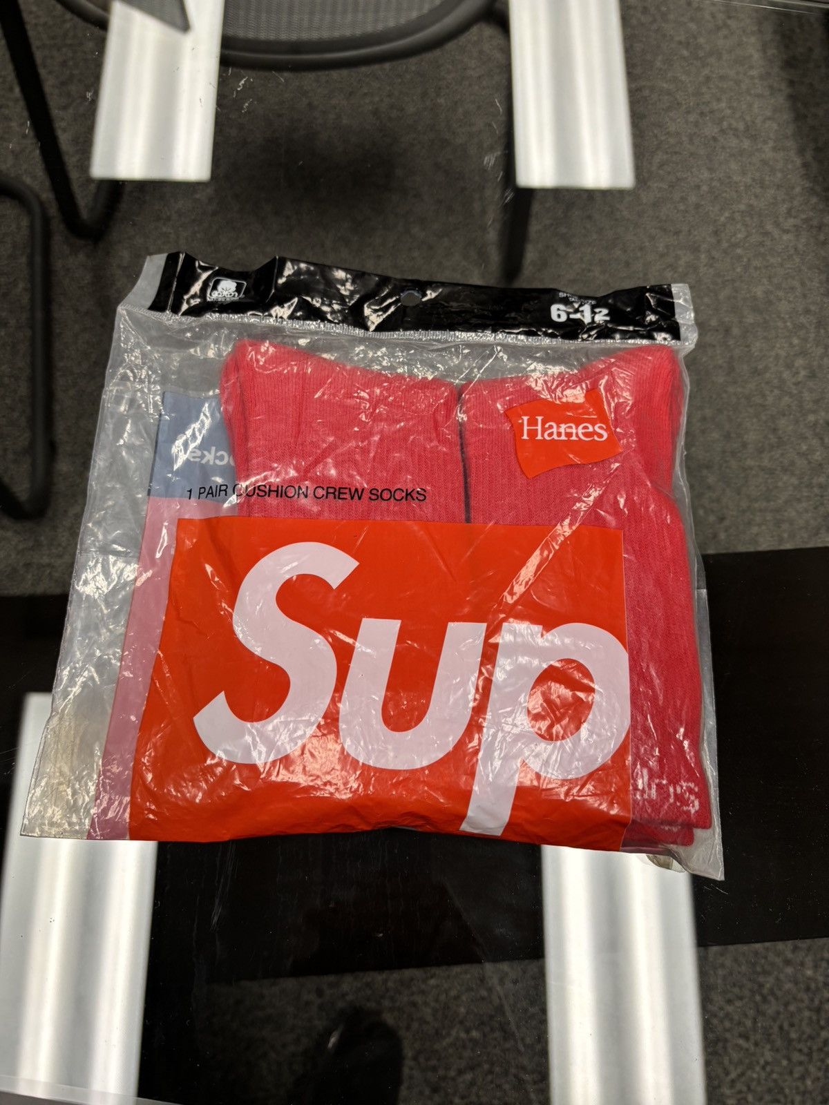 Supreme Supreme Hanes Crew Socks (Red) Size ONE SIZE - 1 Thumbnail