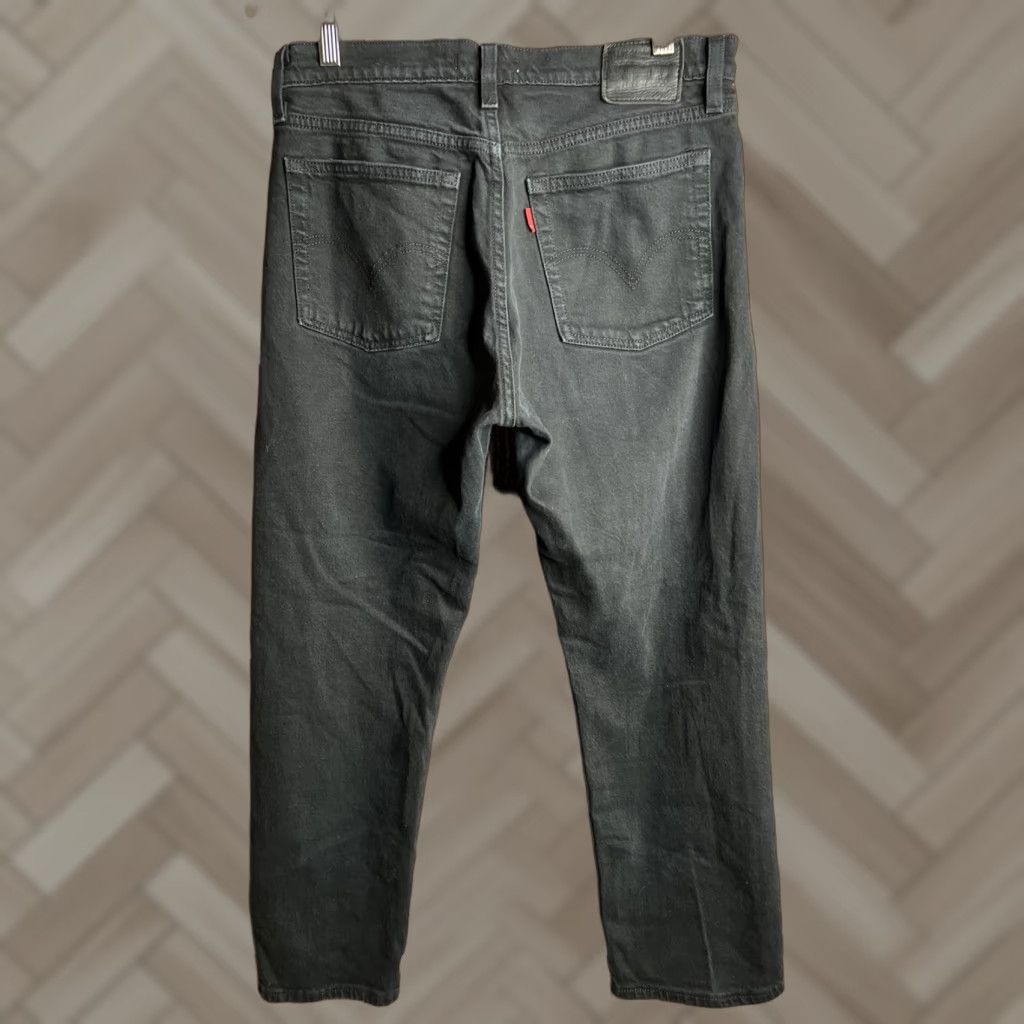 Vintage Levi’s Premium Wedgie Straight Jeans Cropped Raw Hem Button Fly Black 28 Womens Jeans 28 Black Cropped Distressed Inseam 25in Size 28" / US 6 / IT 42 - 1 Thumbnail