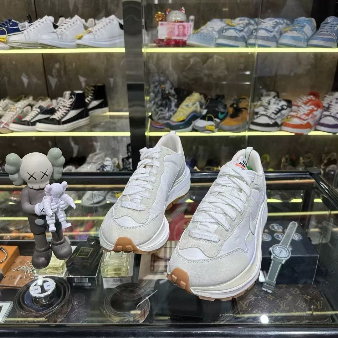 Sacai Sacai White Lowtop Sneakers 12.5 Men Size US 12.5 / EU 45-46 - 1 Thumbnail