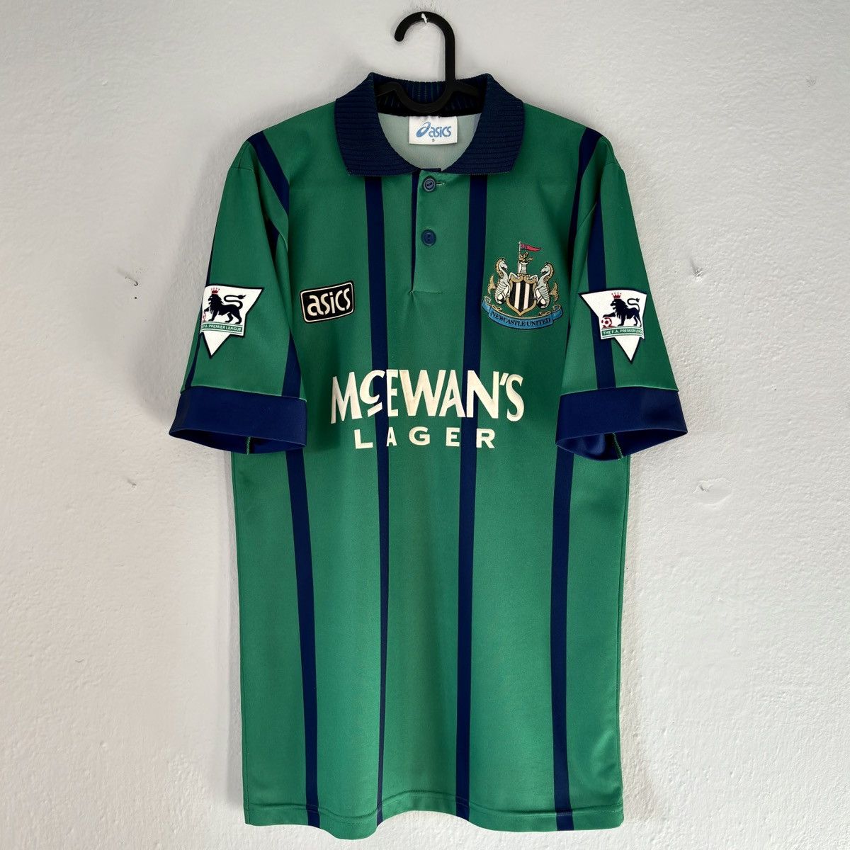 Asics × Vintage 1993 1995 Newcastle United ASICS Vintage Third Soccer Jersey Size US S / EU 44-46 / 1 - 2 Thumbnail