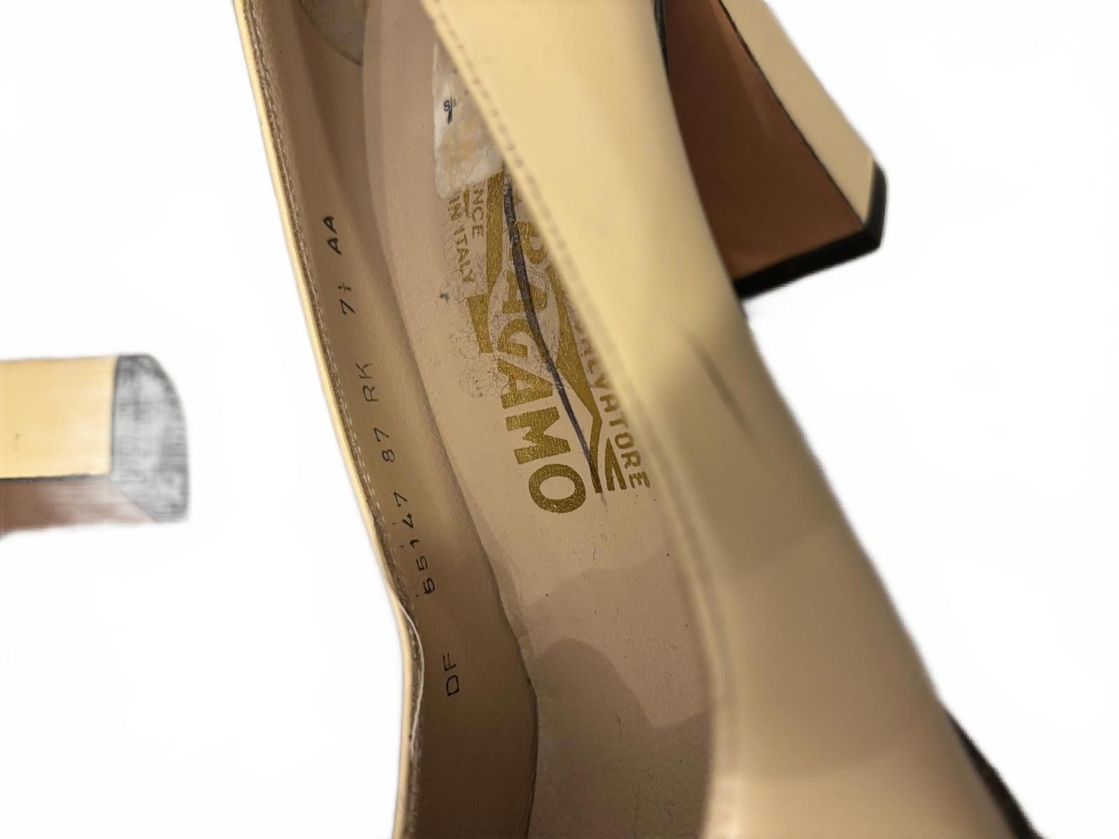 Salvatore Ferragamo Salvatore Ferragamo Two-Tone Leather Women's Pumps 7.5 Size US 7.5 / IT 37.5 - 7 Thumbnail