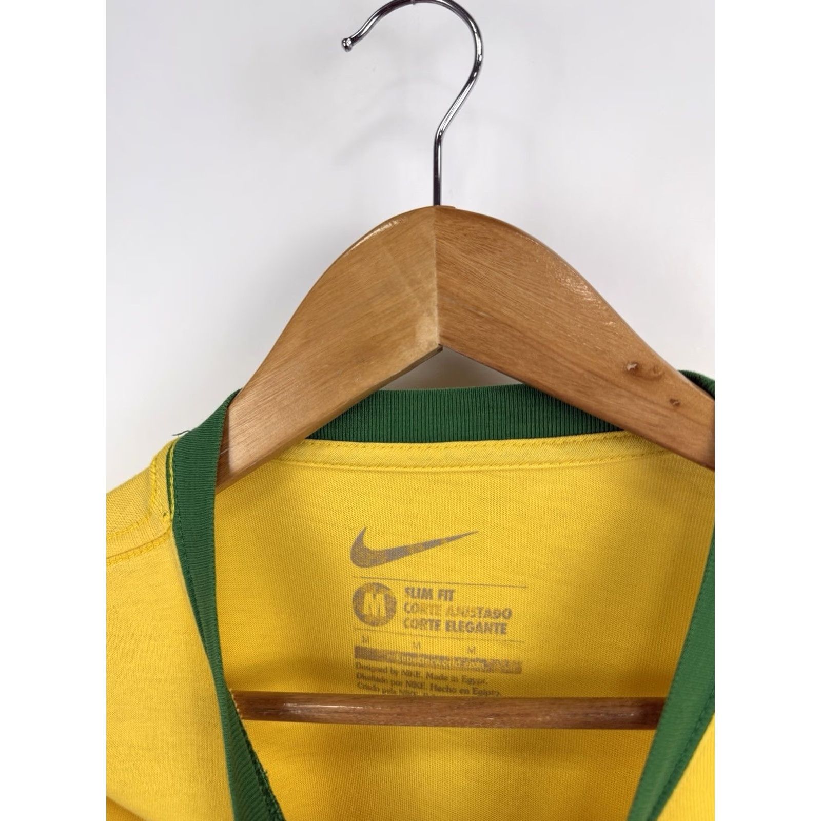 Nike VINTAGE Nike Brazil CBF Soccer T-Shirt M Men Yellow Retro 90s Size US M / EU 48-50 / 2 - 5 Thumbnail